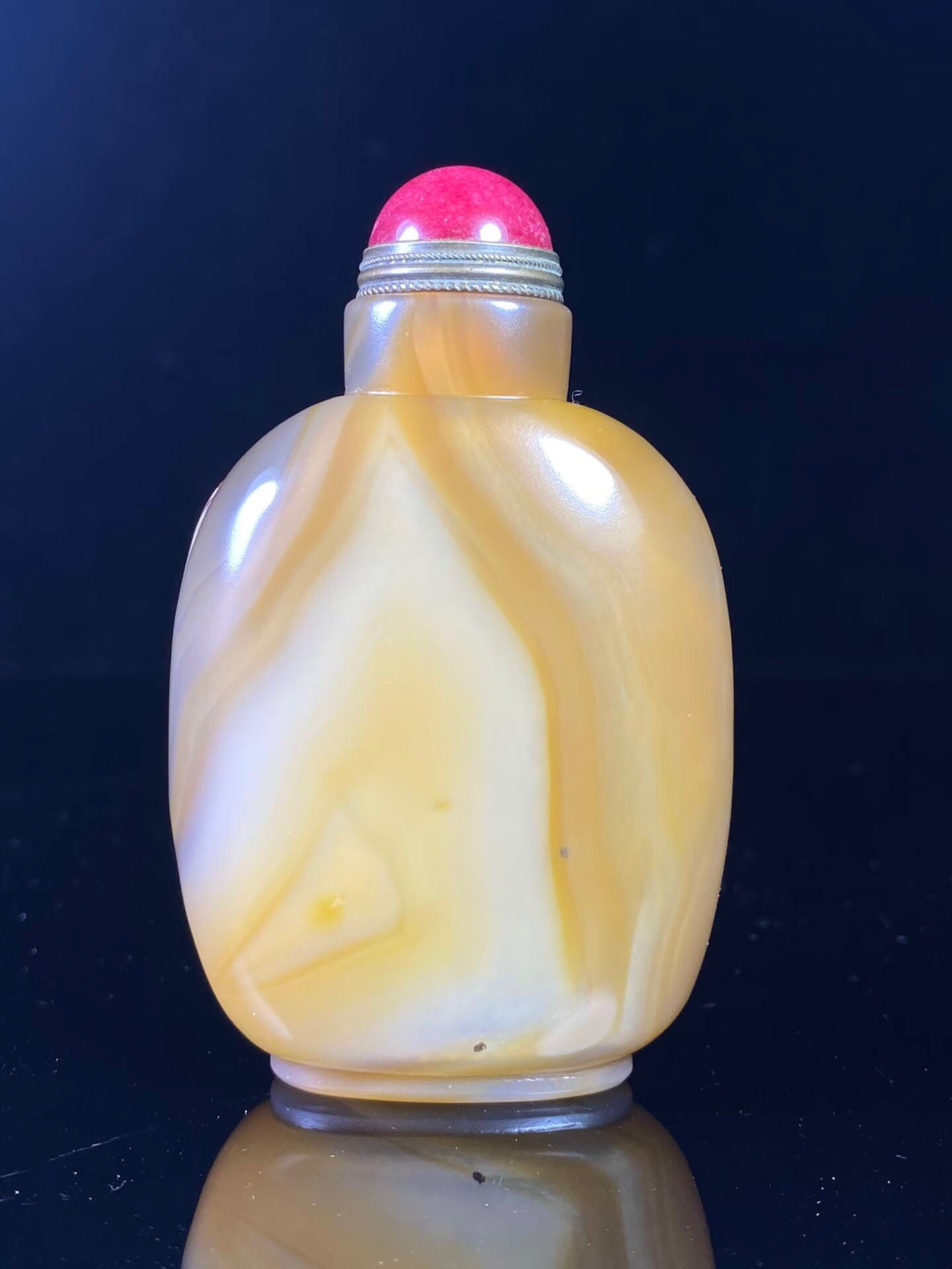 Chinese antique agate snuff bottle