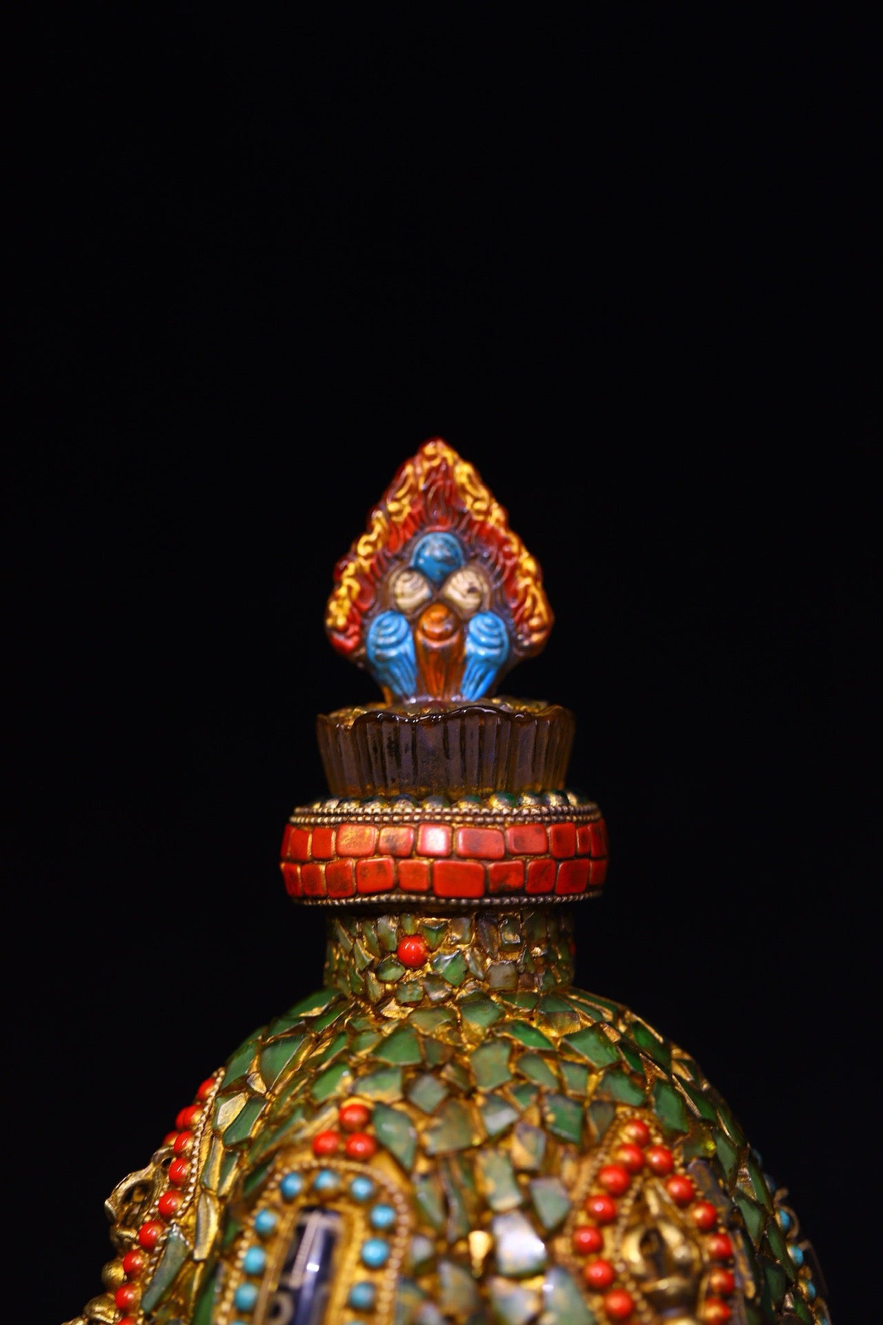 Crystal carving, inlaid with celestial beads, gemstone jar