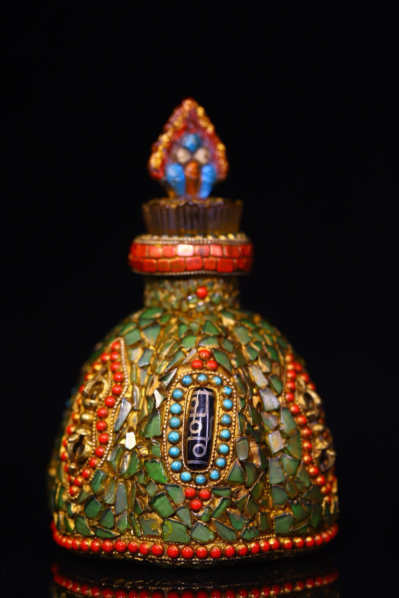 Crystal carving, inlaid with celestial beads, gemstone jar