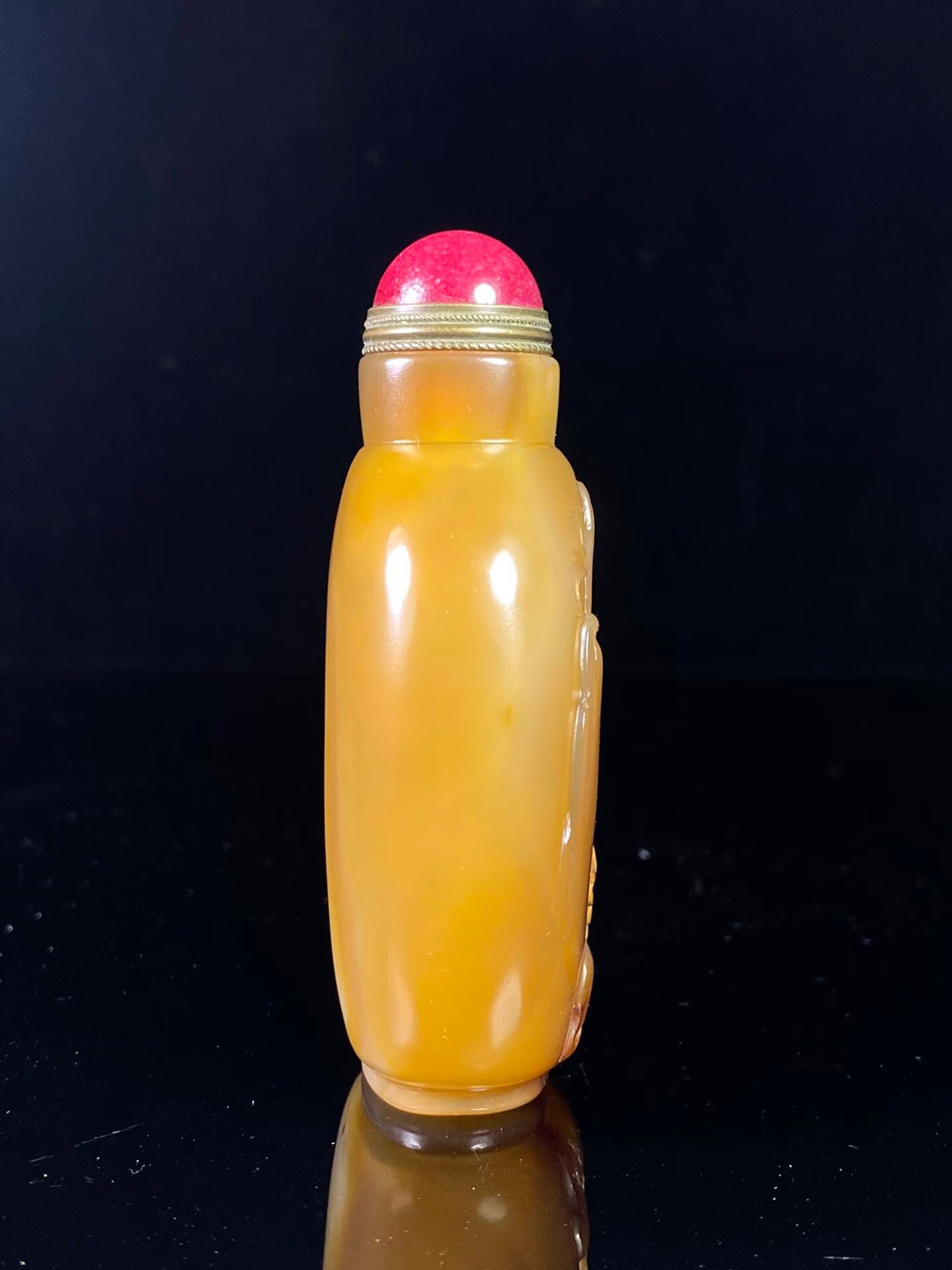 Chinese antique agate snuff bottle