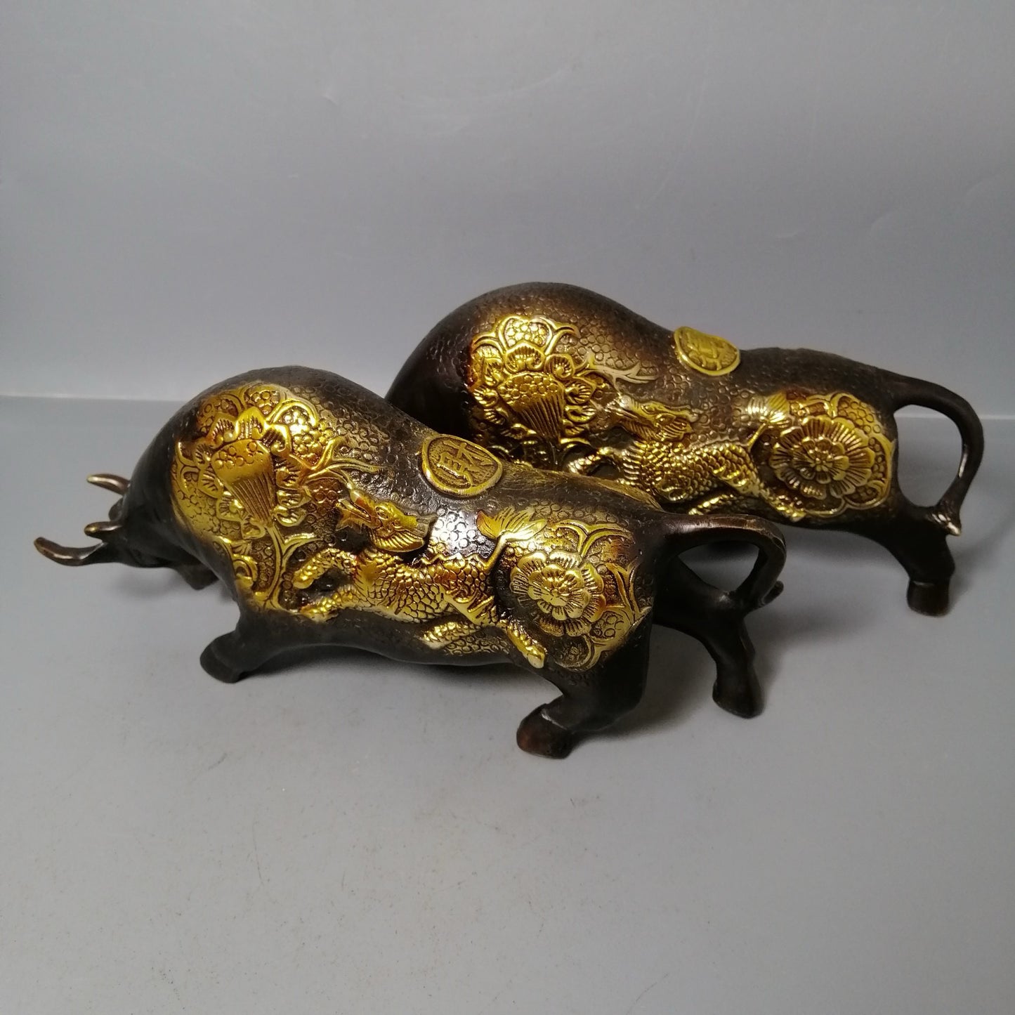 Chinese antique pure copper wealth luck ox ornament