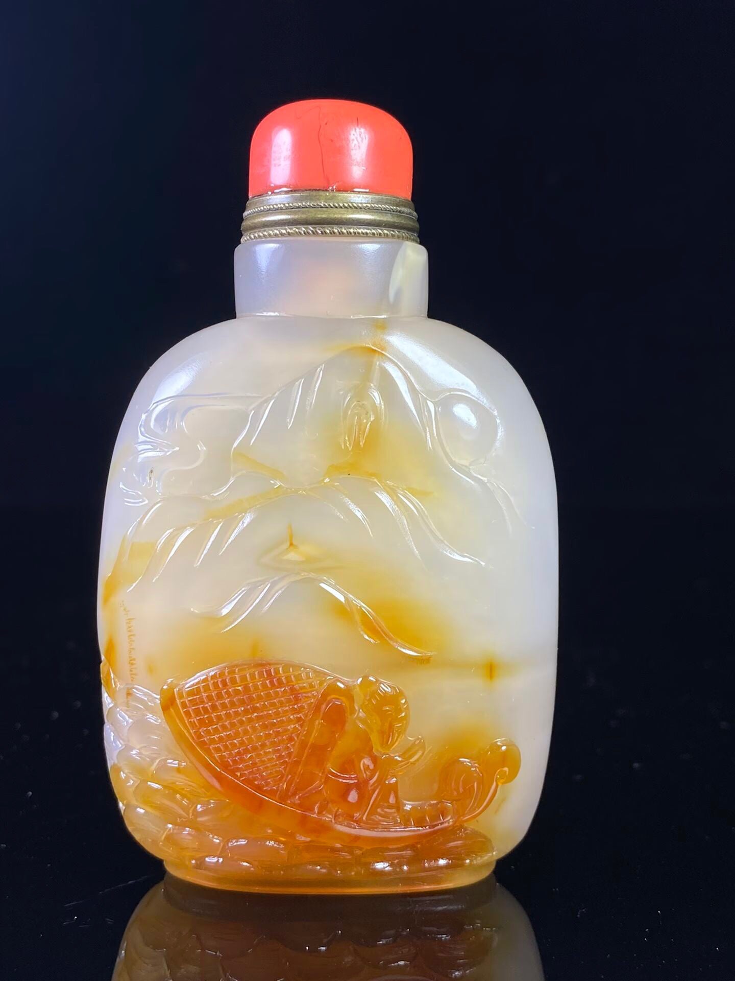 Chinese antique agate snuff bottle
