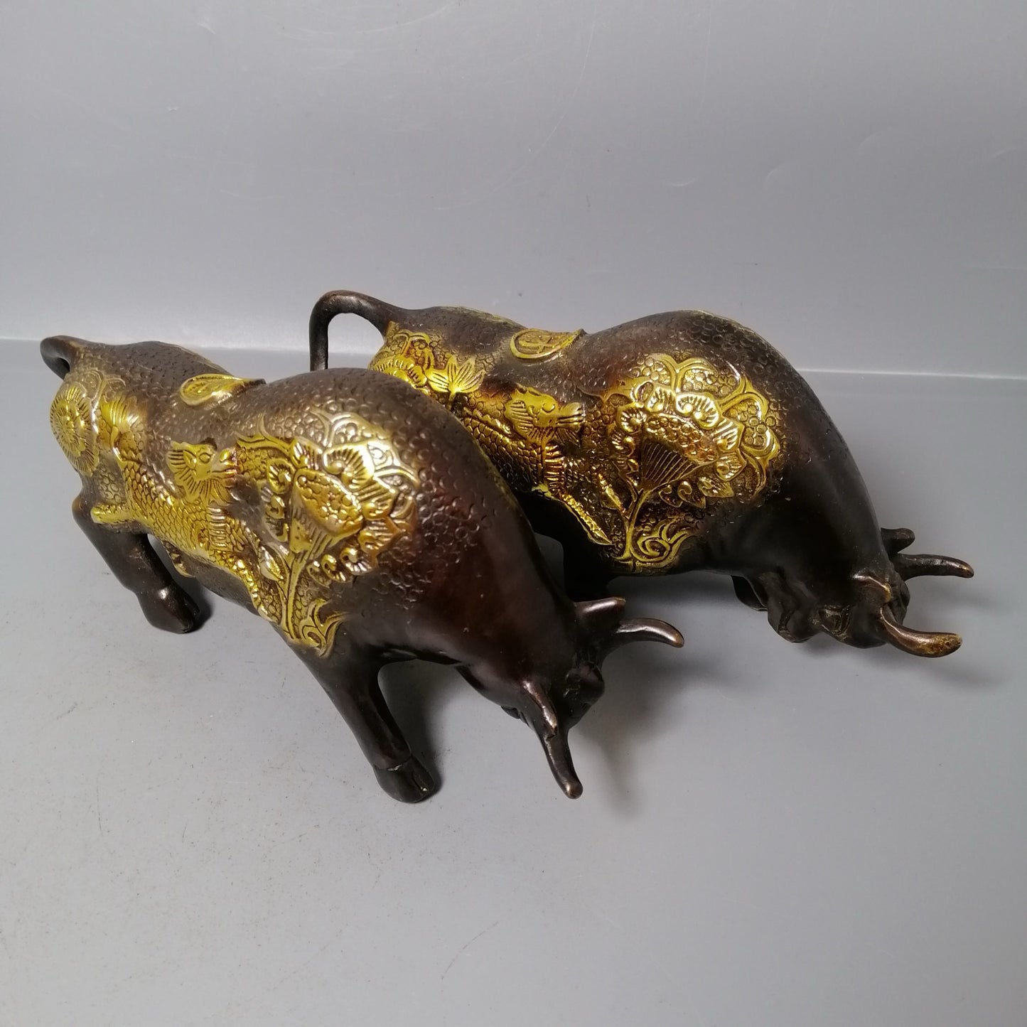 Chinese antique pure copper wealth luck ox ornament