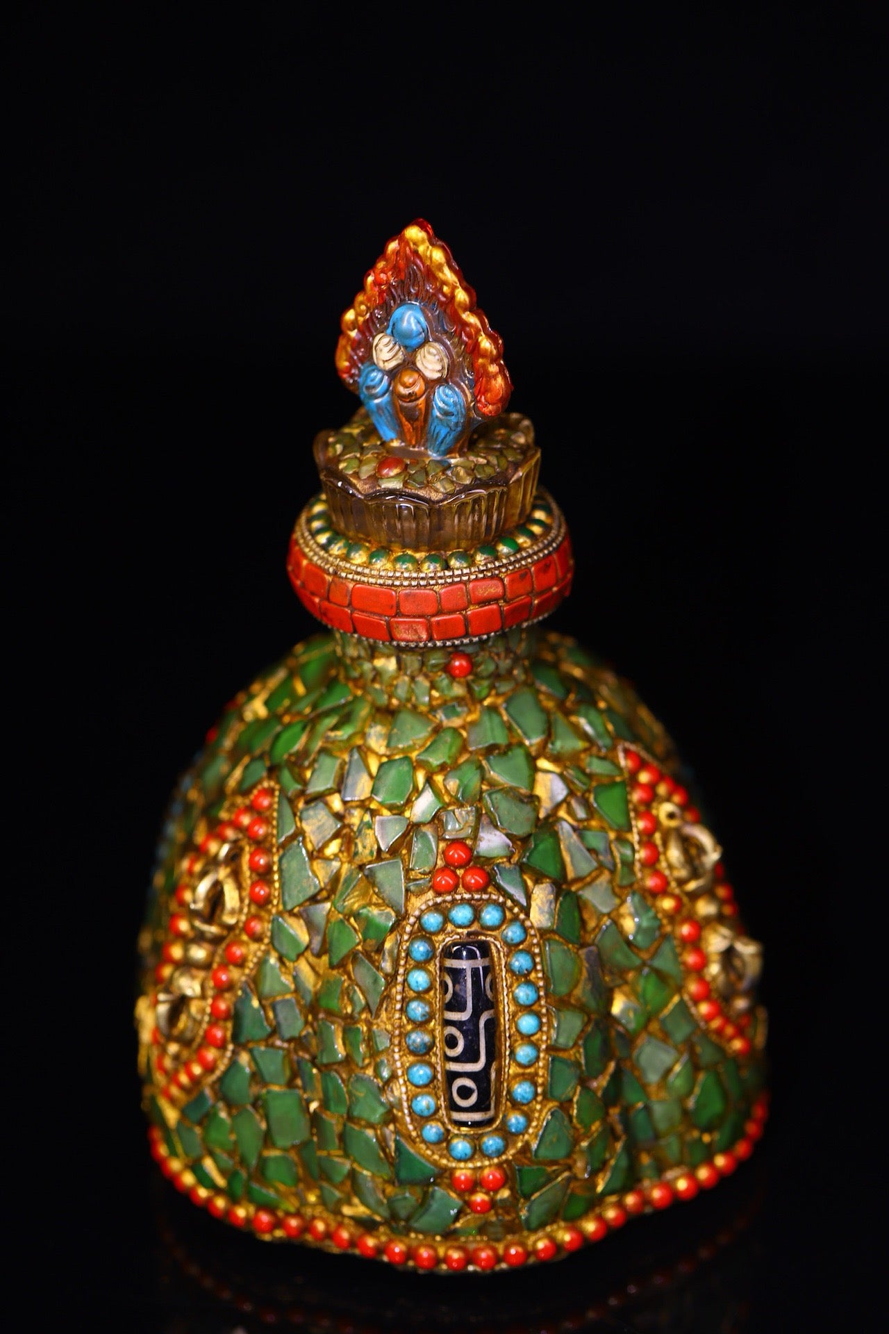 Crystal carving, inlaid with celestial beads, gemstone jar