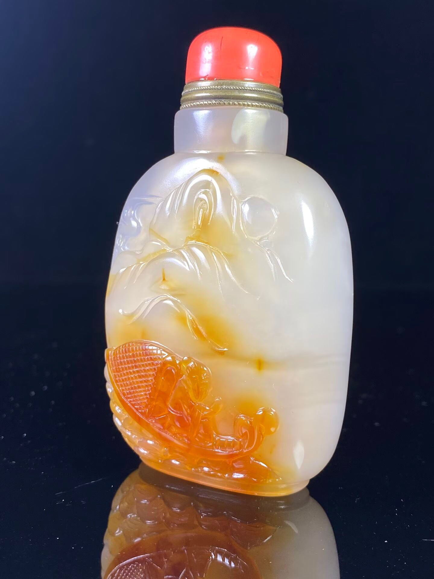 Chinese antique agate snuff bottle