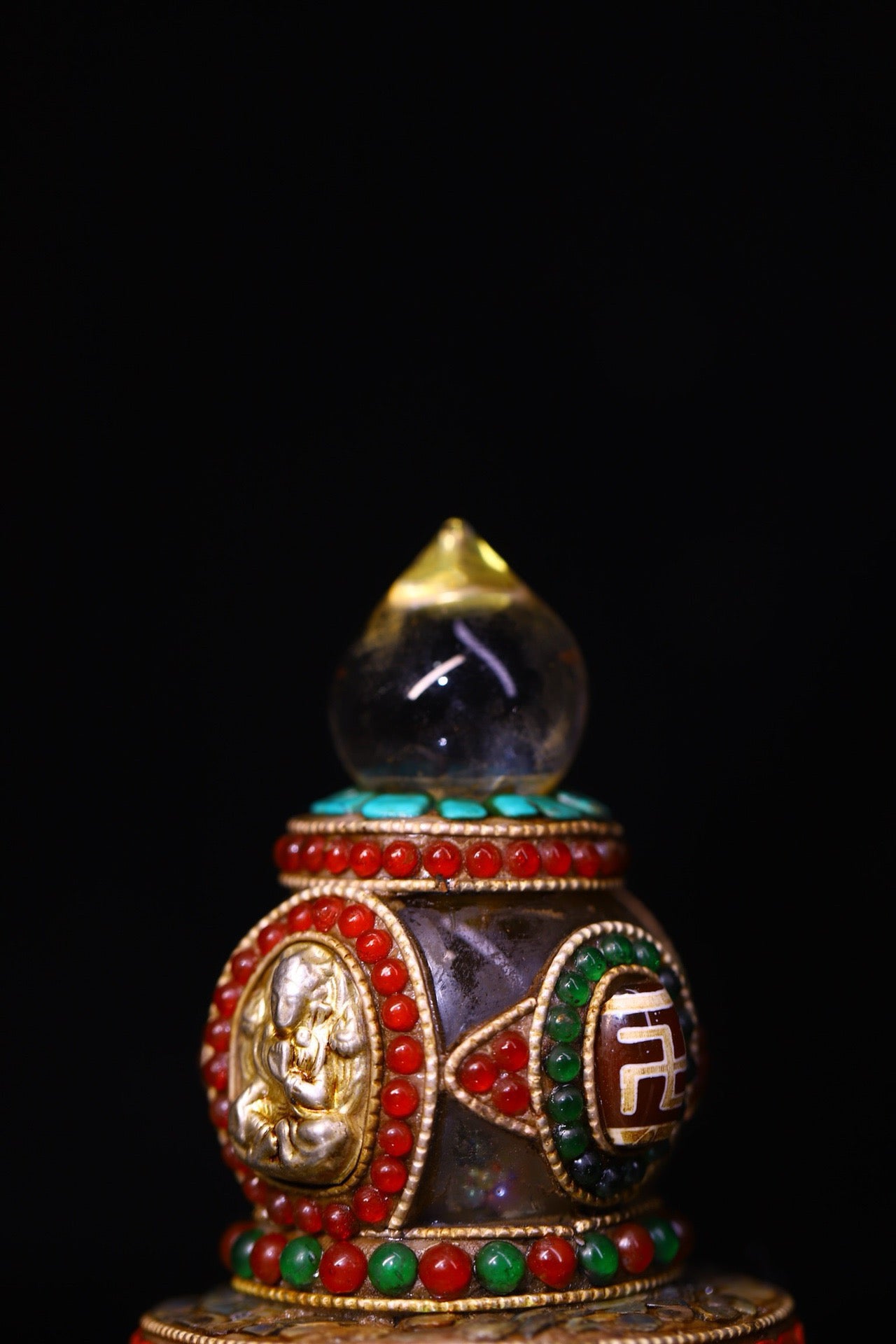 Crystal carving, inlaid with celestial beads, gemstone pagoda