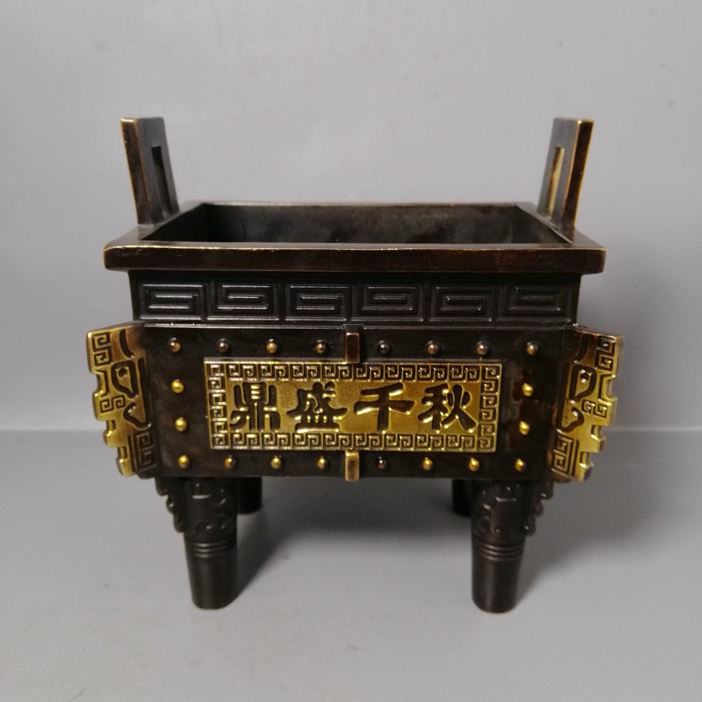 Chinese Antique Pure Copper Cauldron Qianqiu Decoration