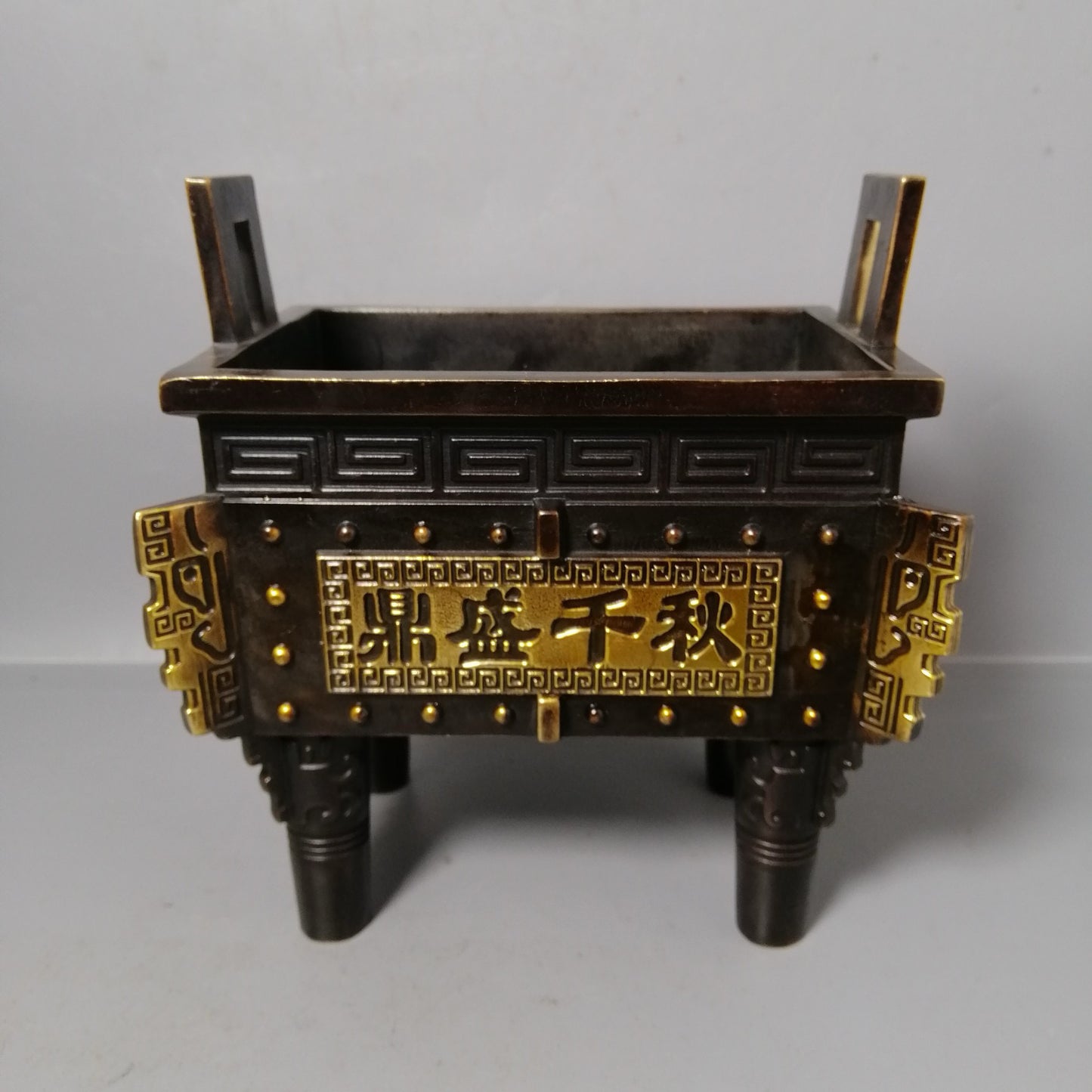 Chinese Antique Pure Copper Cauldron Qianqiu Decoration