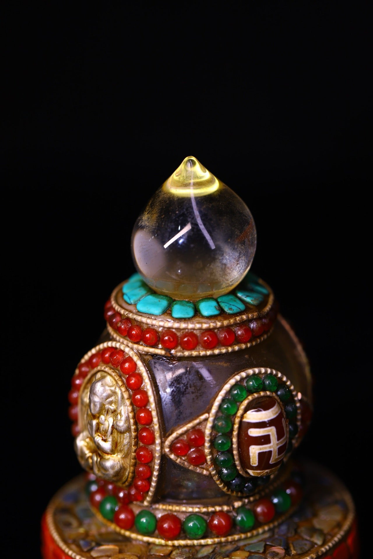 Crystal carving, inlaid with celestial beads, gemstone pagoda