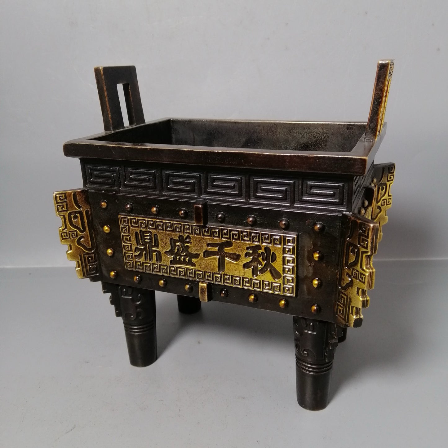 Chinese Antique Pure Copper Cauldron Qianqiu Decoration