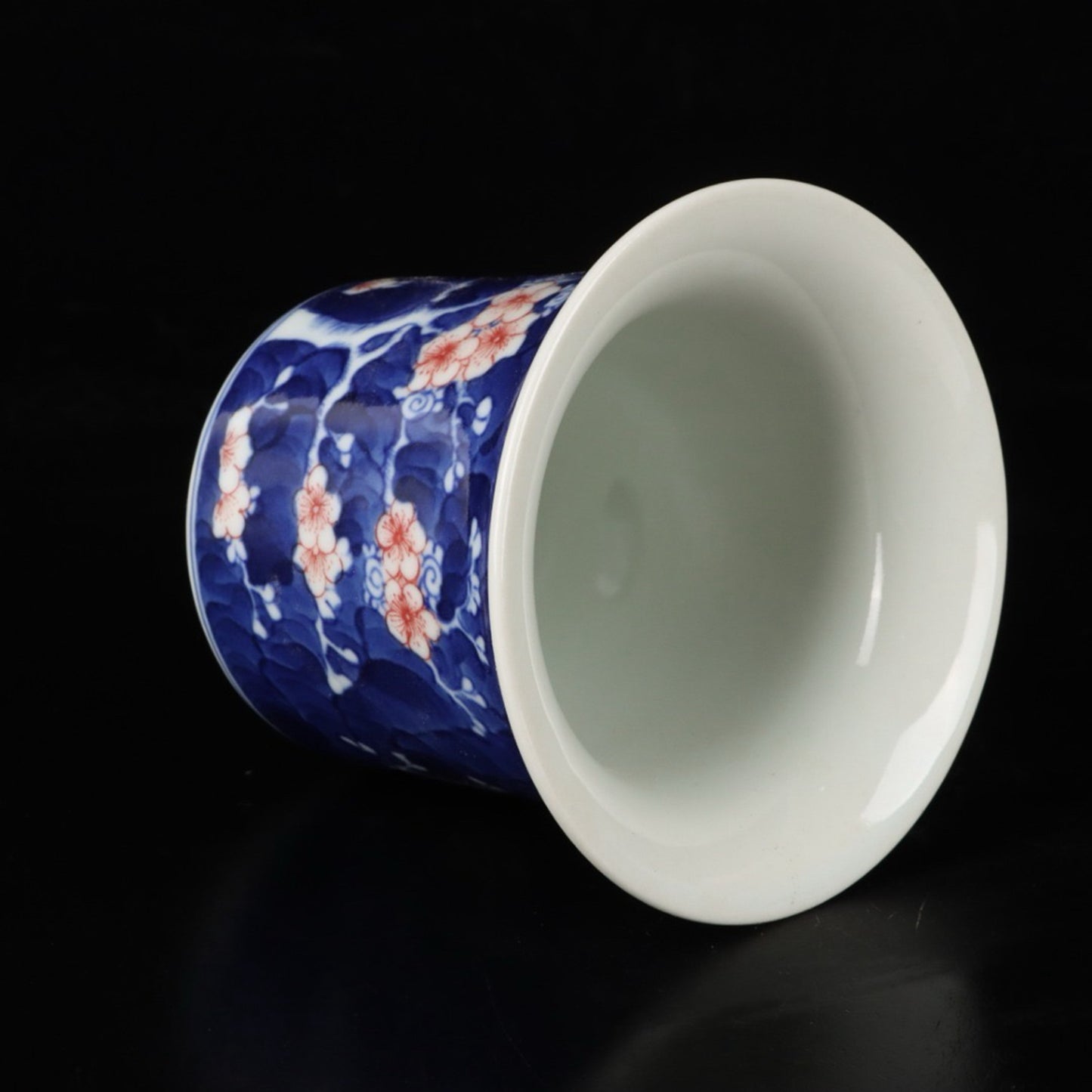 Ceramic blue and white glazed flower pot