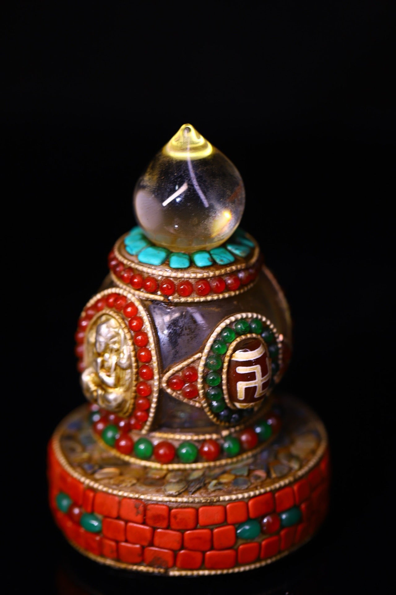 Crystal carving, inlaid with celestial beads, gemstone pagoda