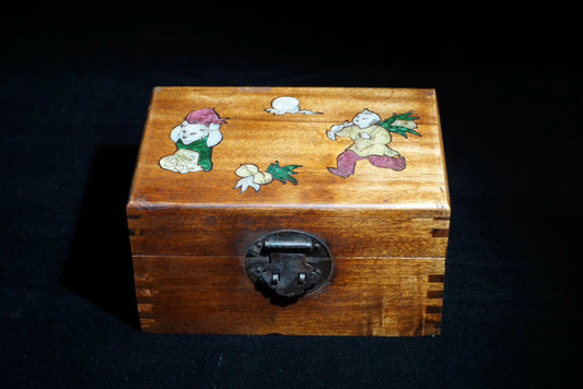 Pear wood inlaid shell jewelry box