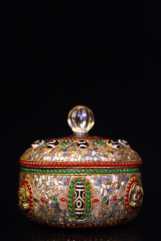 Crystal carving, inlaid with celestial beads, gemstone jar