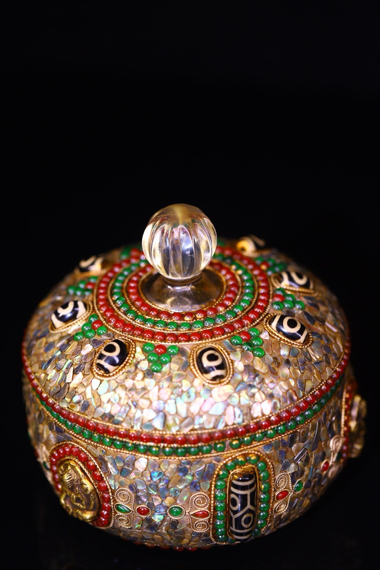 Crystal carving, inlaid with celestial beads, gemstone jar
