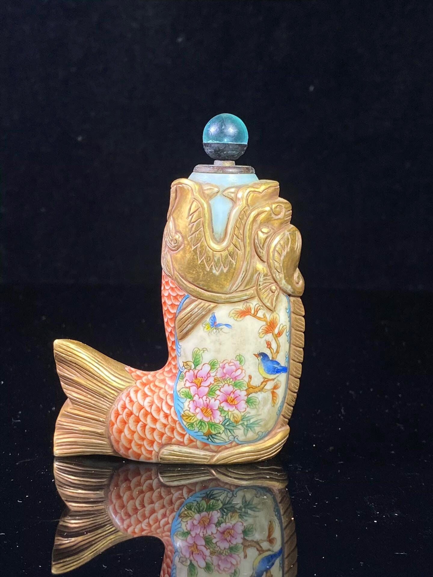 Chinese antique glass painted enamel fish shaped snuff bottle