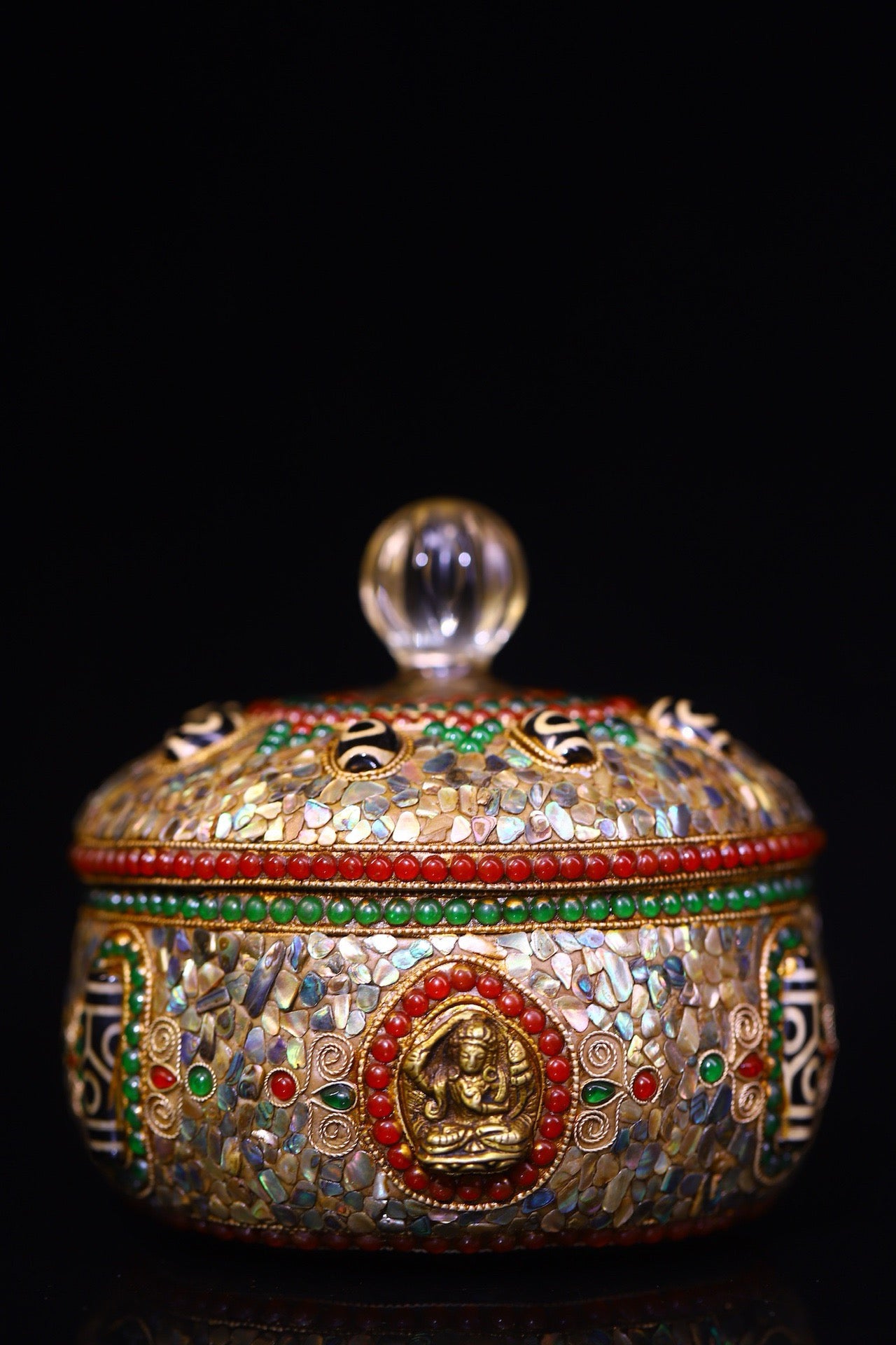 Crystal carving, inlaid with celestial beads, gemstone jar