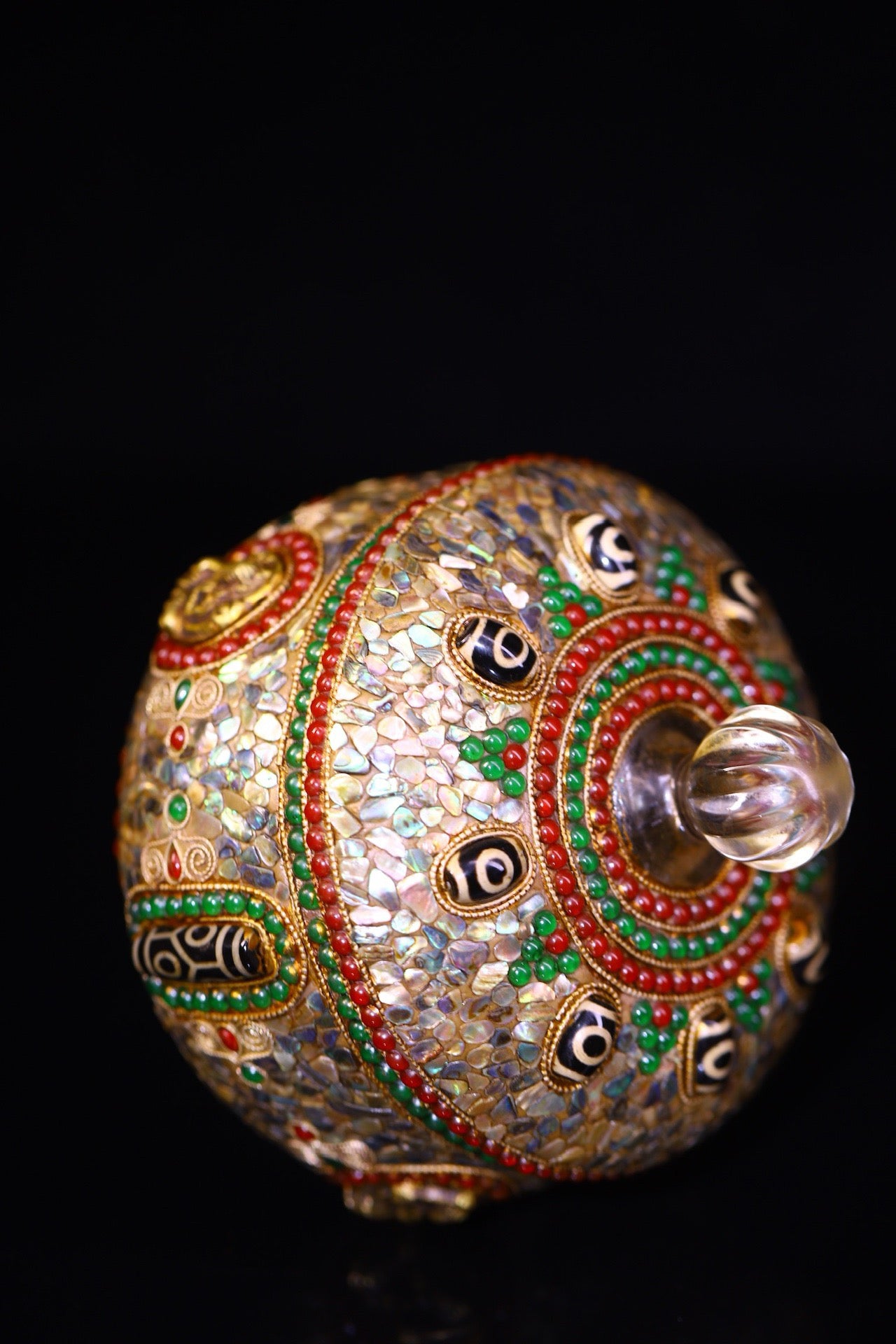 Crystal carving, inlaid with celestial beads, gemstone jar