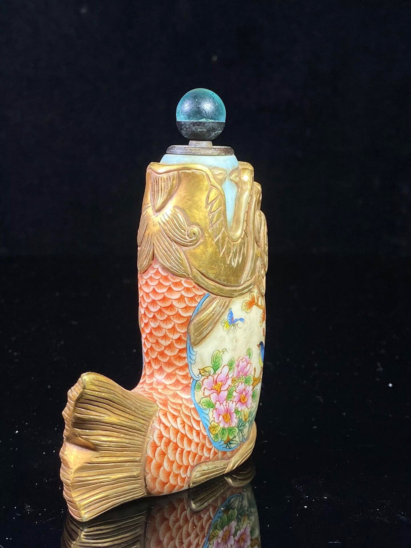 Chinese antique glass painted enamel fish shaped snuff bottle