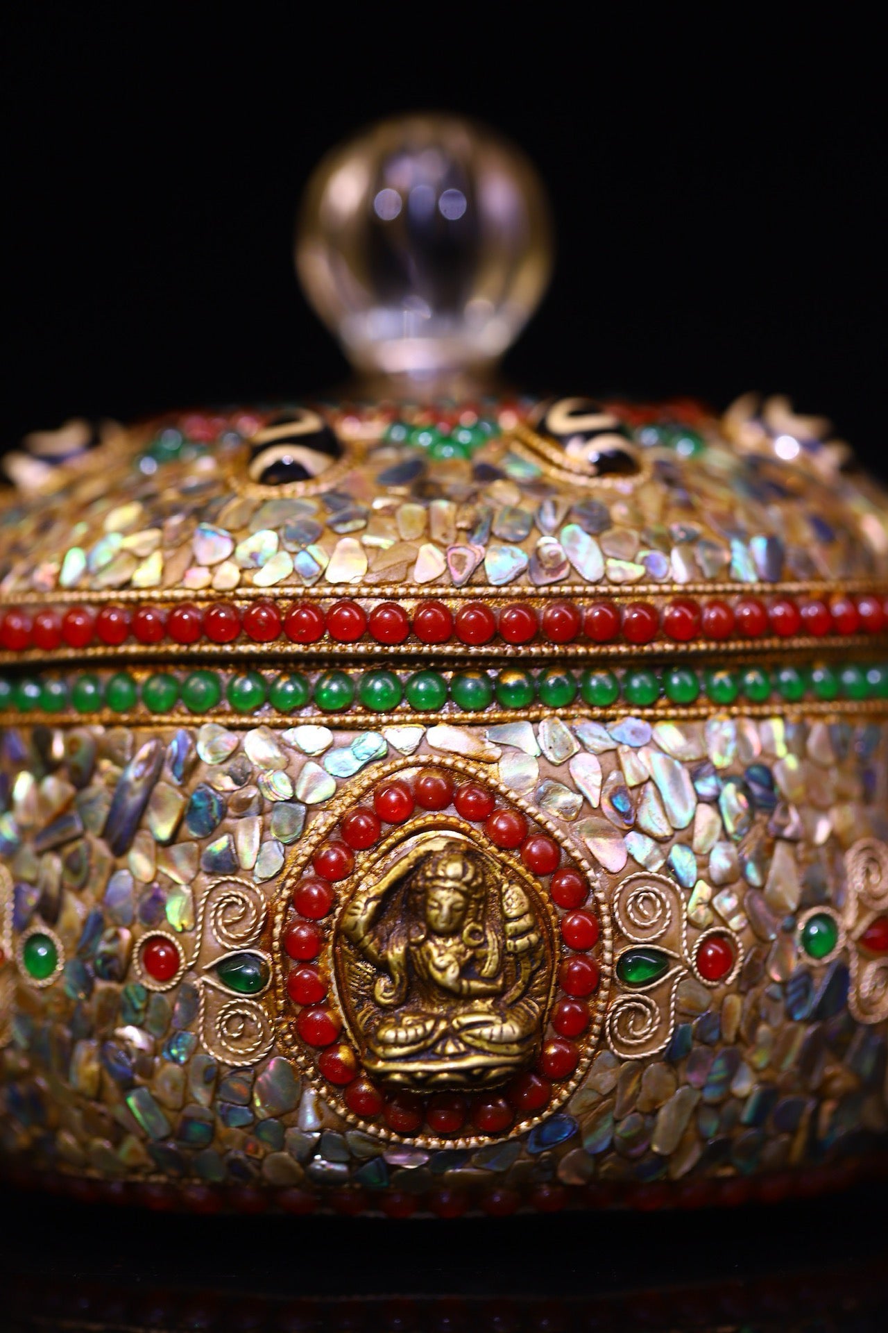 Crystal carving, inlaid with celestial beads, gemstone jar