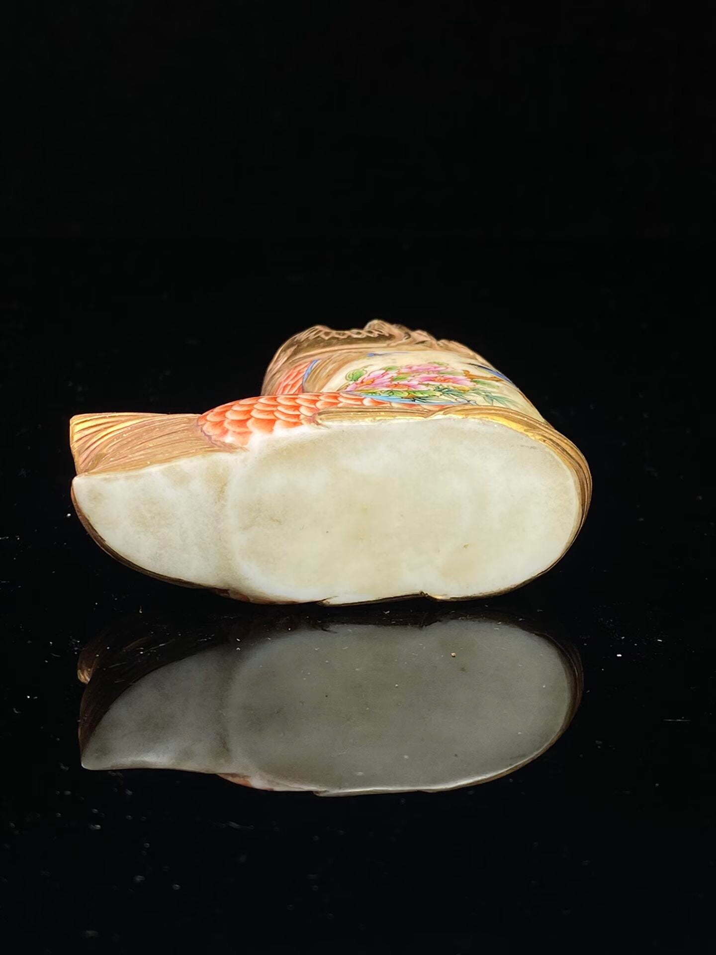 Chinese antique glass painted enamel fish shaped snuff bottle