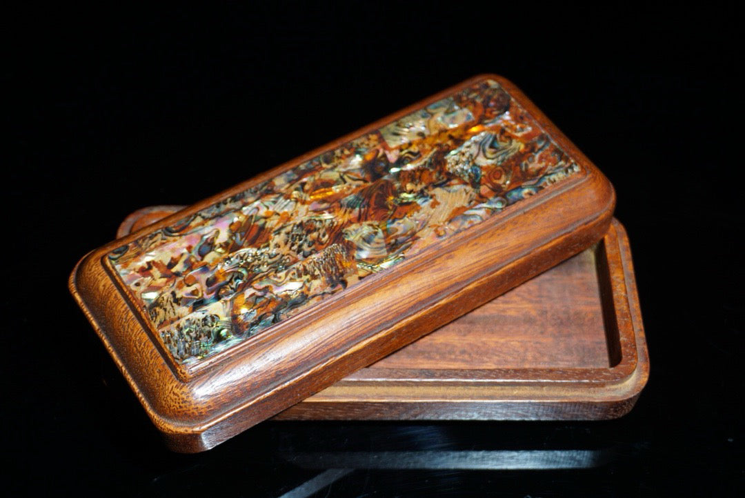 Pear wood inlaid seashell glasses case