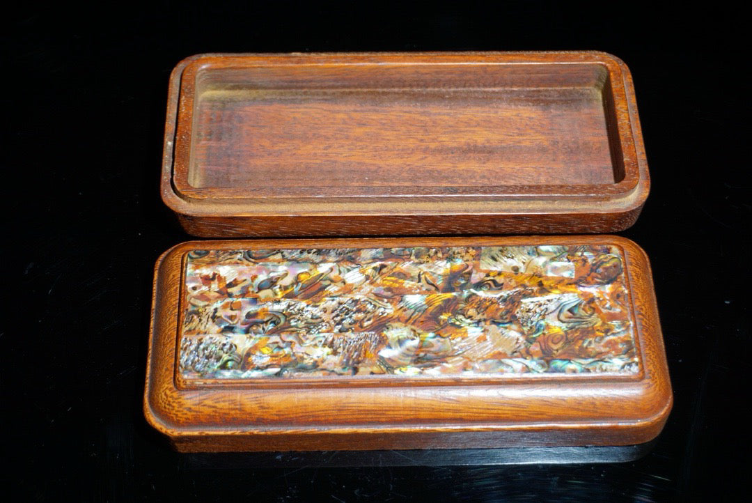 Pear wood inlaid seashell glasses case