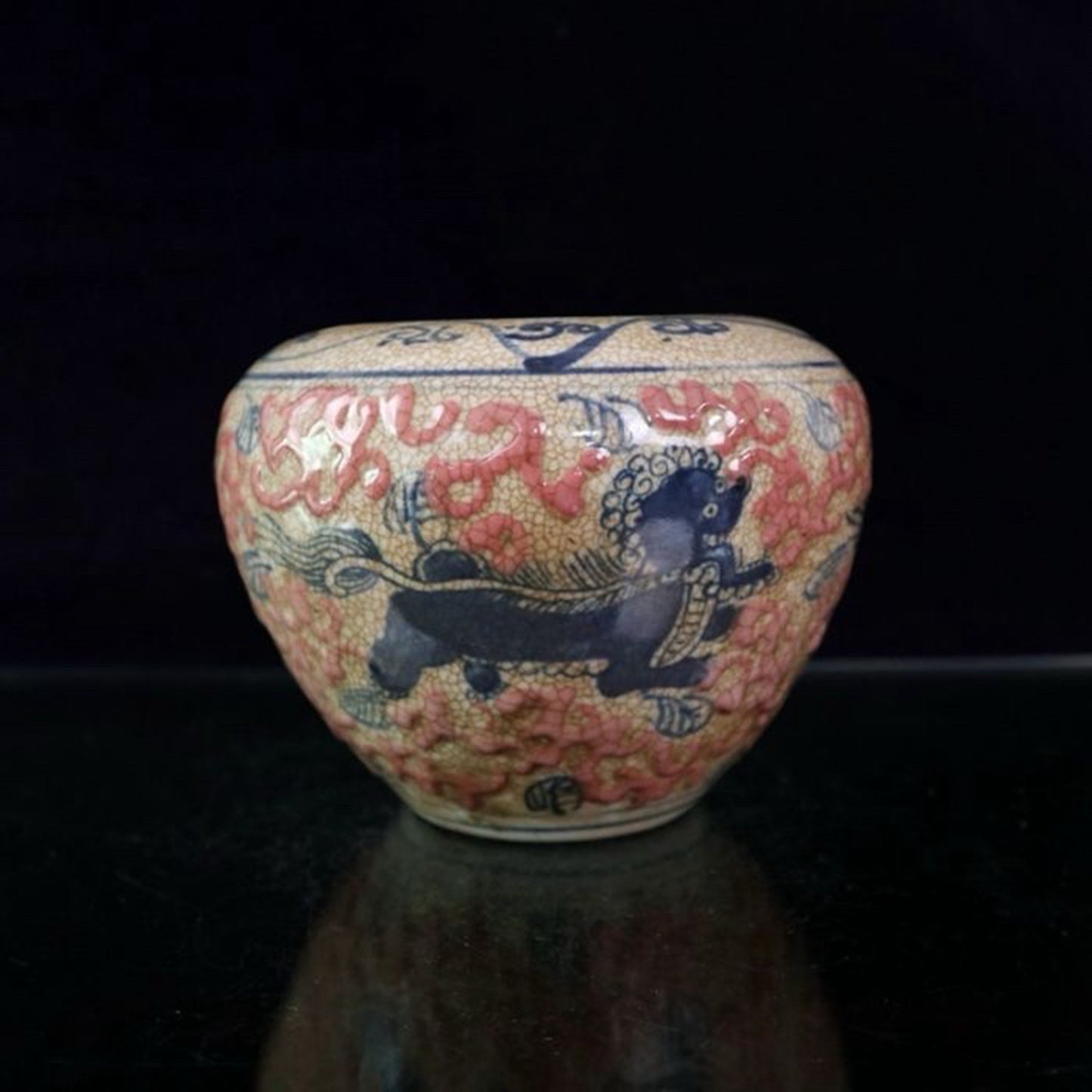 Ceramic blue and white glazed ceiling jar