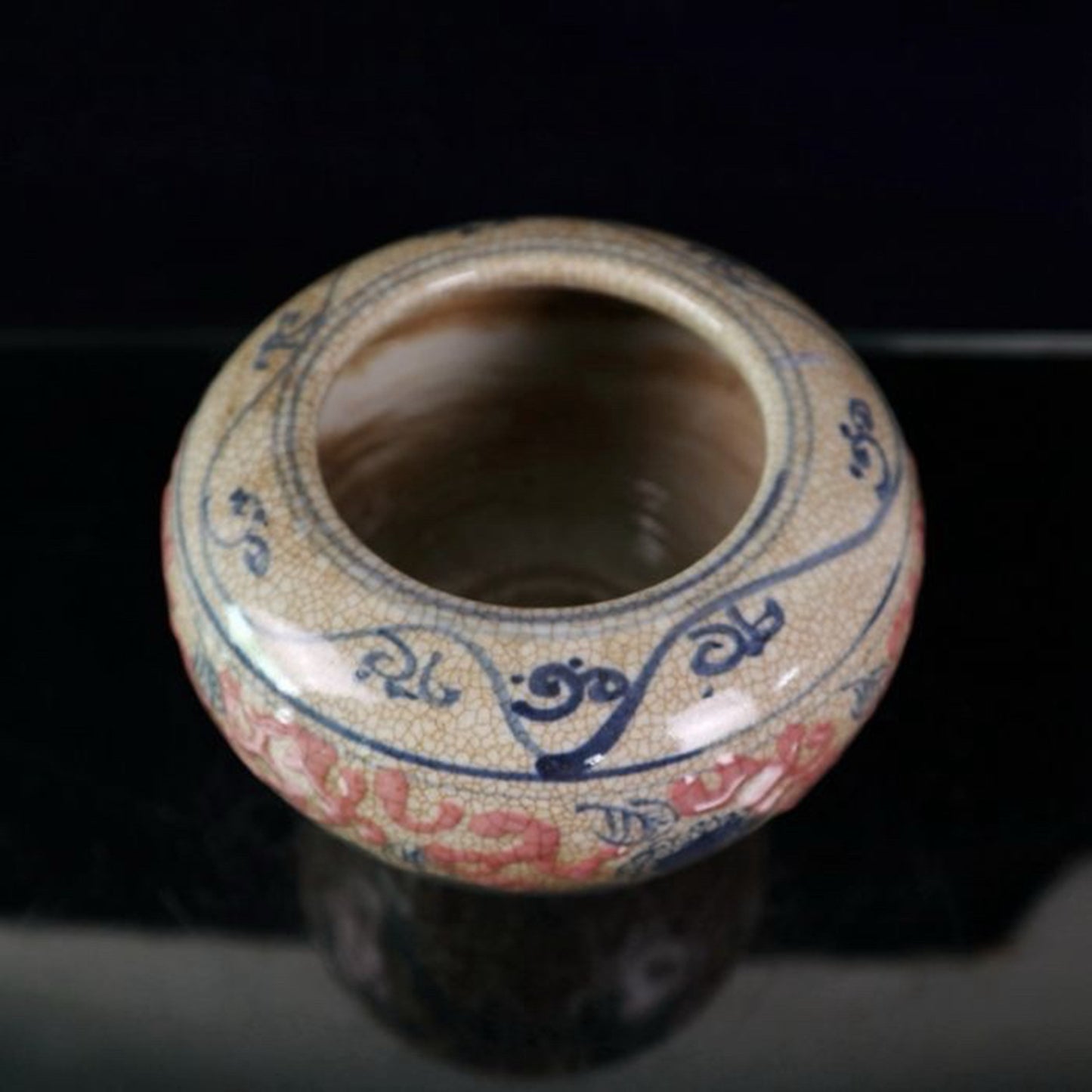 Ceramic blue and white glazed ceiling jar