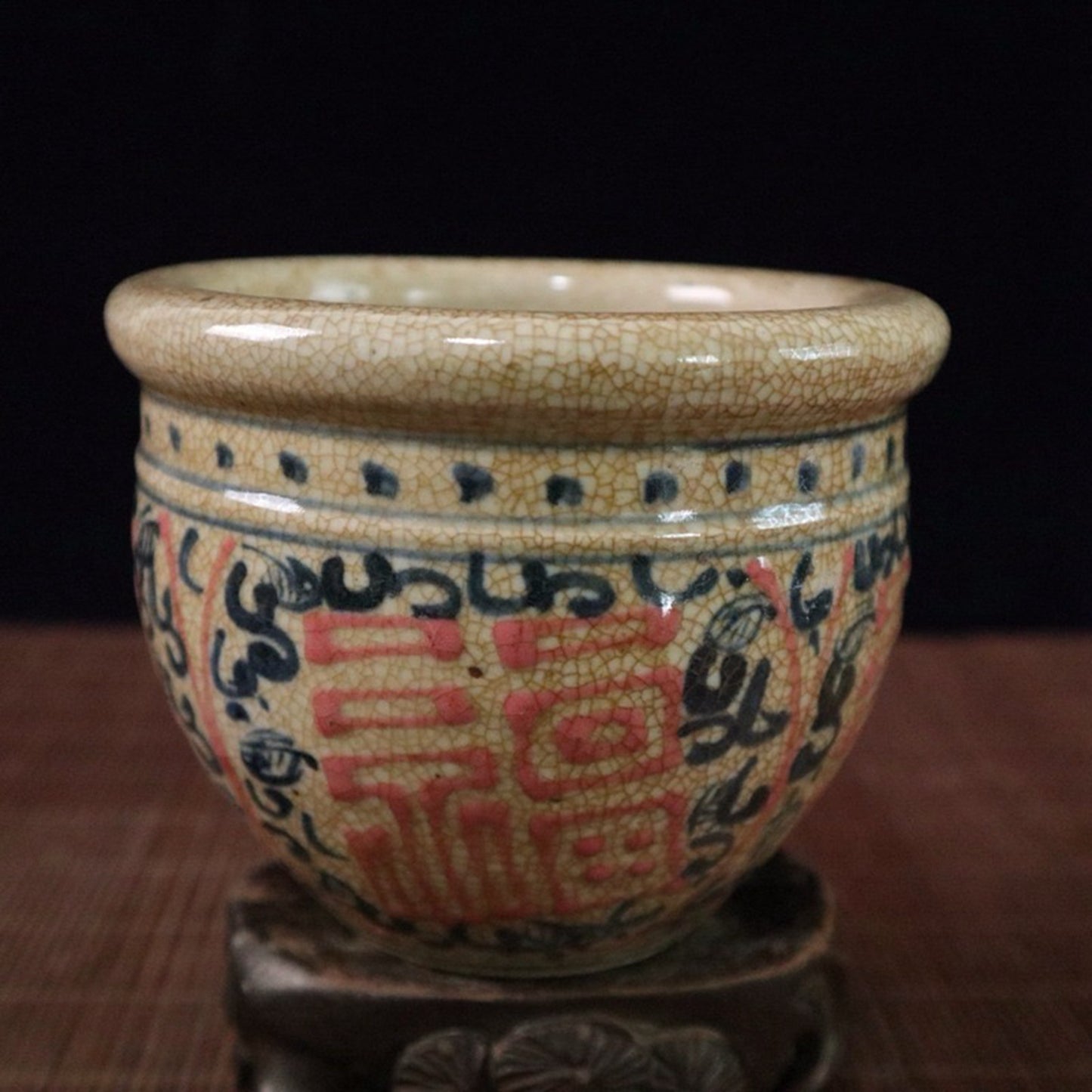 Ceramic blue and white glazed ceiling jar