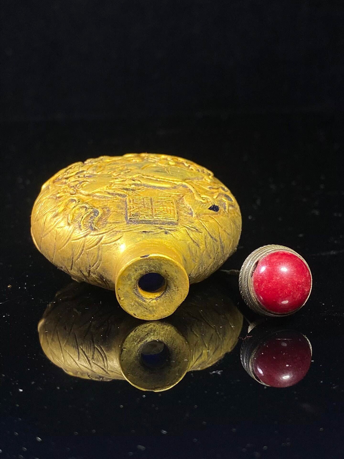 Chinese antique glazed gilded snuff bottle