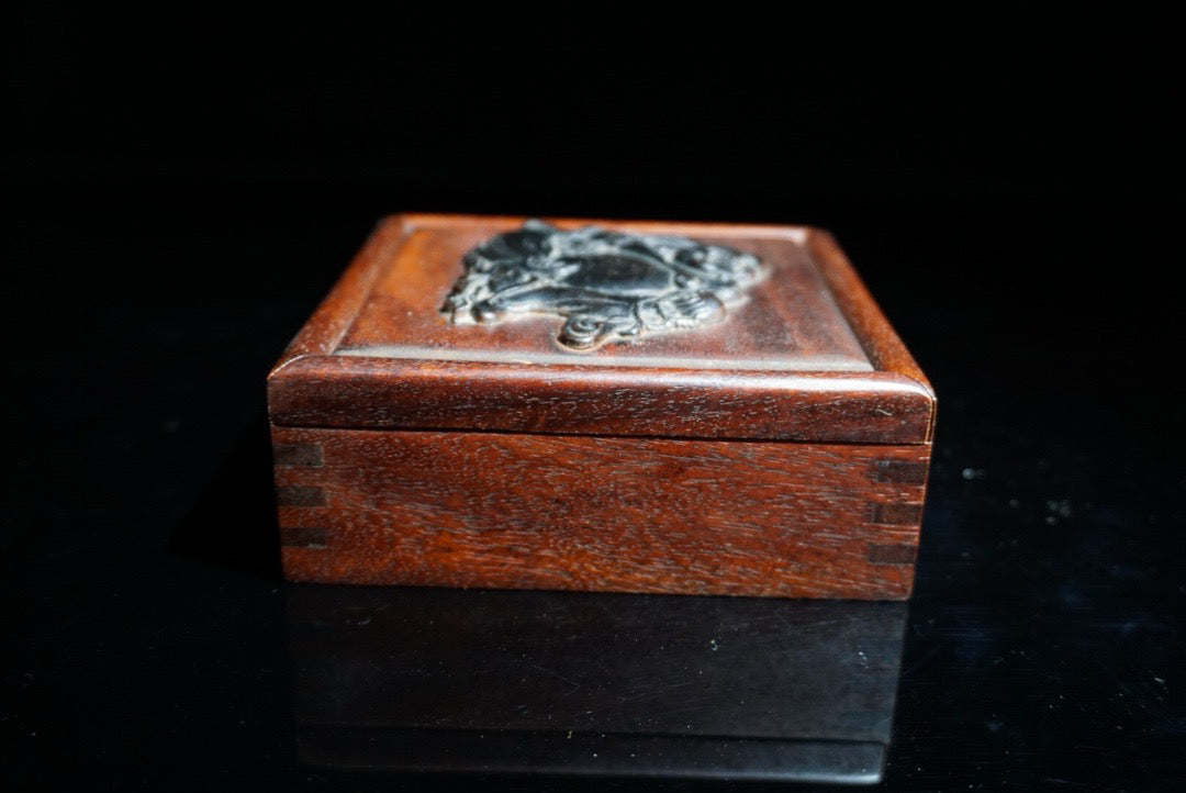 Pear wood inlaid shell sliding box