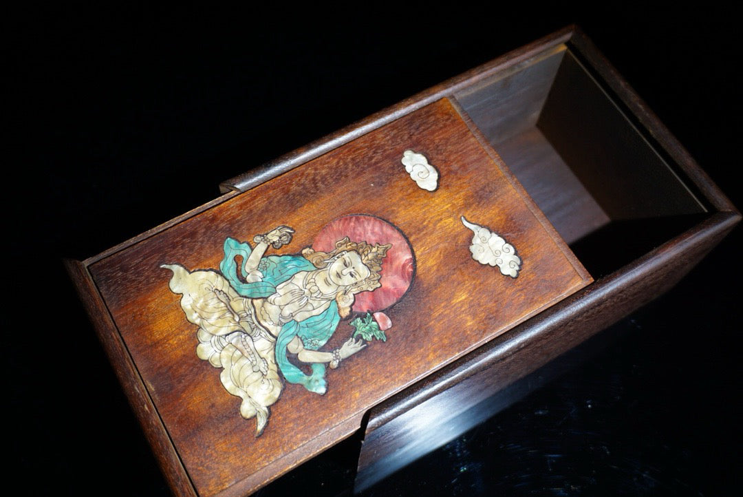 Pear wood inlaid shell sliding box
