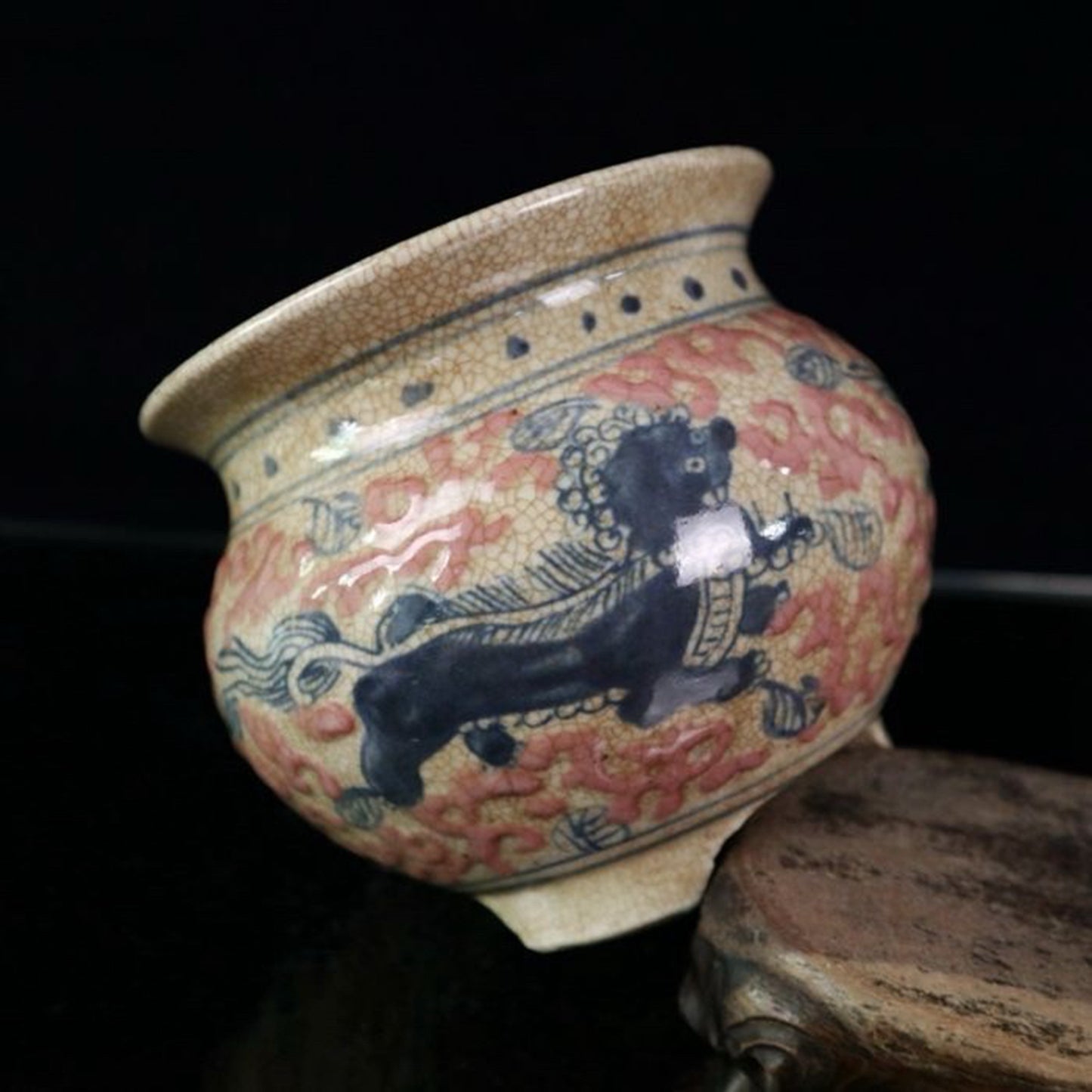 Ceramic blue and white glazed red lion pattern incense burner