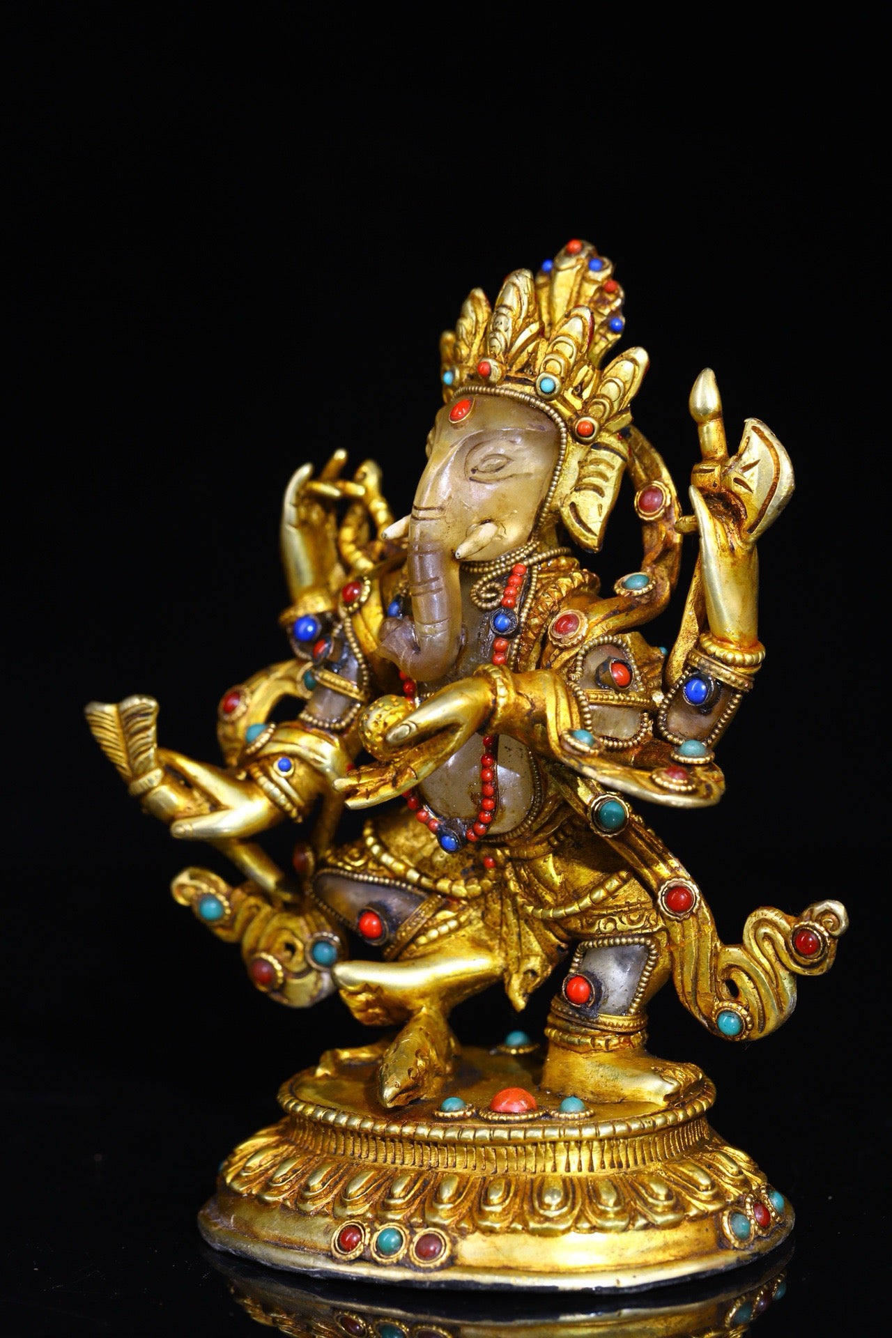 Natural crystal handcrafted, gold-plated filigree inlaid with gemstones, elephant nosed god of wealth