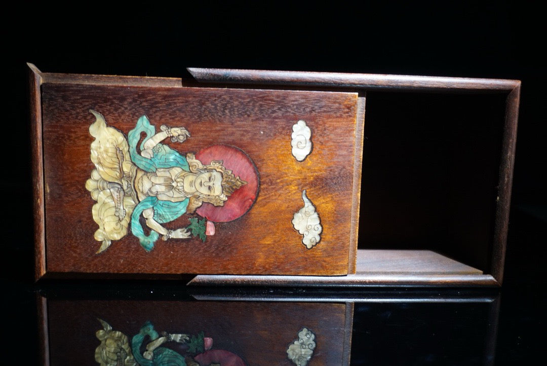 Pear wood inlaid shell sliding box