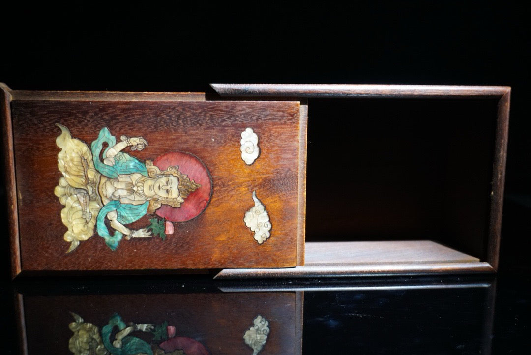 Pear wood inlaid shell sliding box