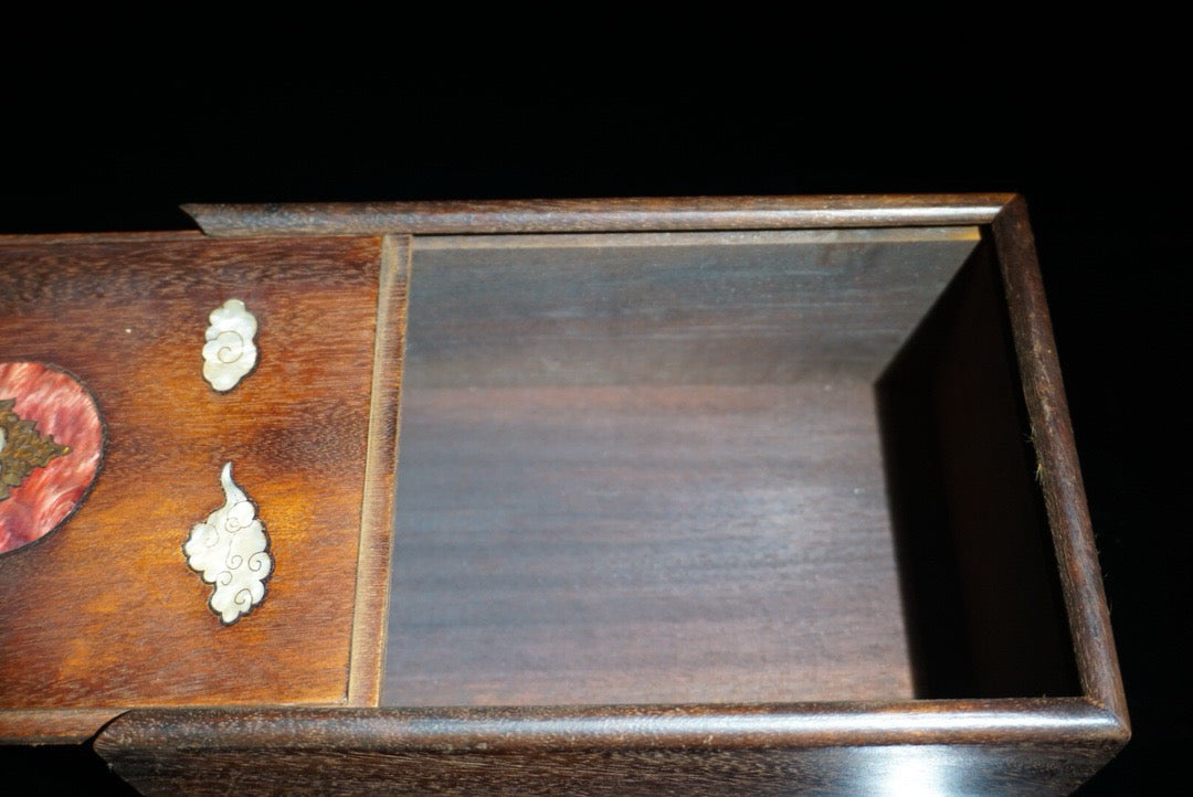 Pear wood inlaid shell sliding box