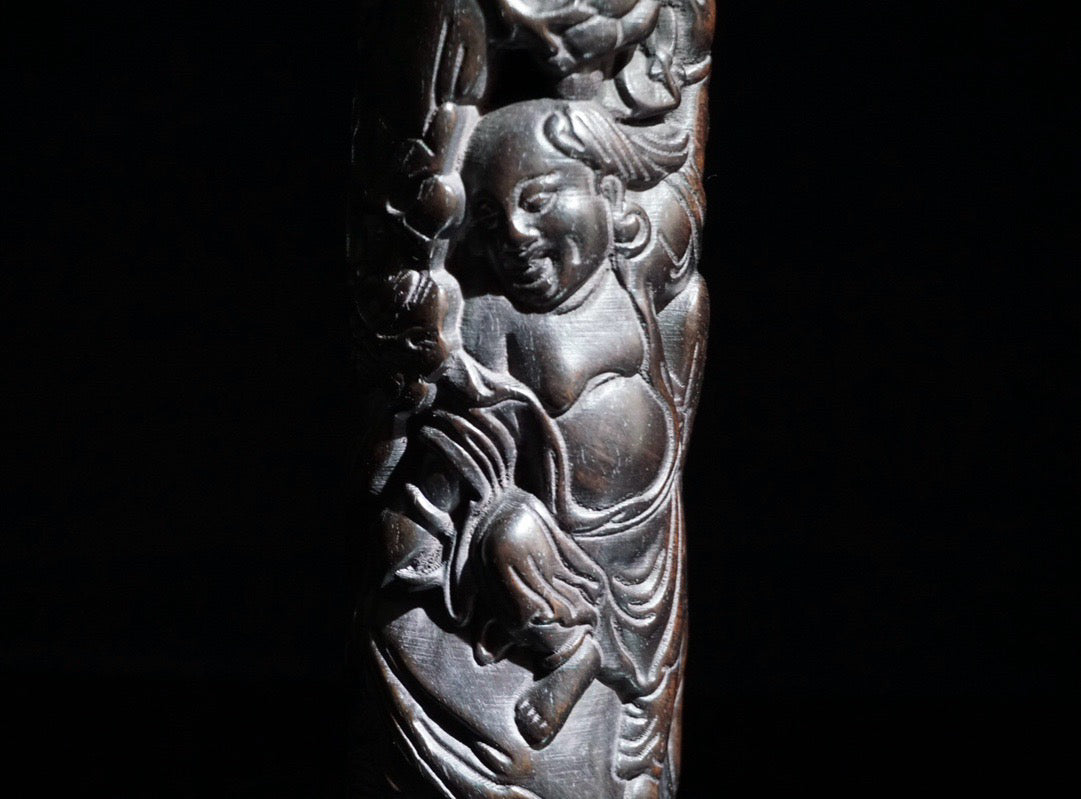 Black sandalwood carved bangs and golden toad fragrance tube