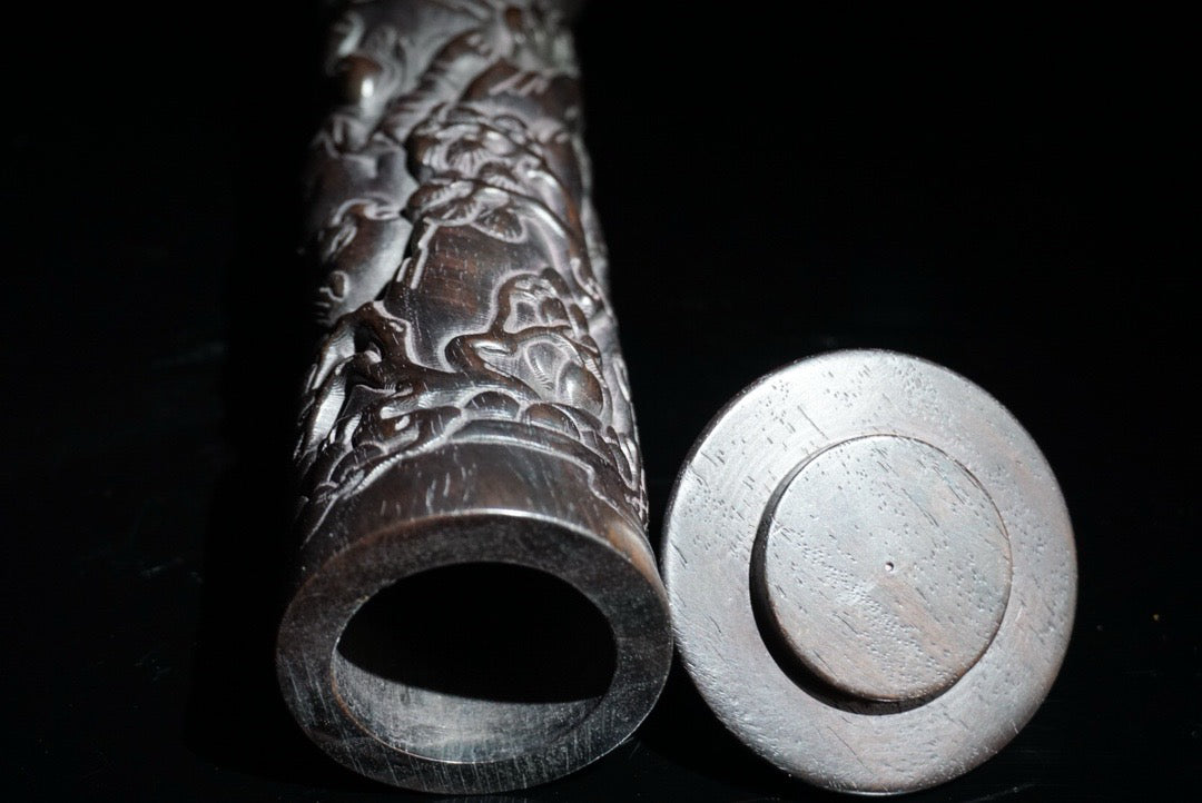 Black sandalwood carved bangs and golden toad fragrance tube