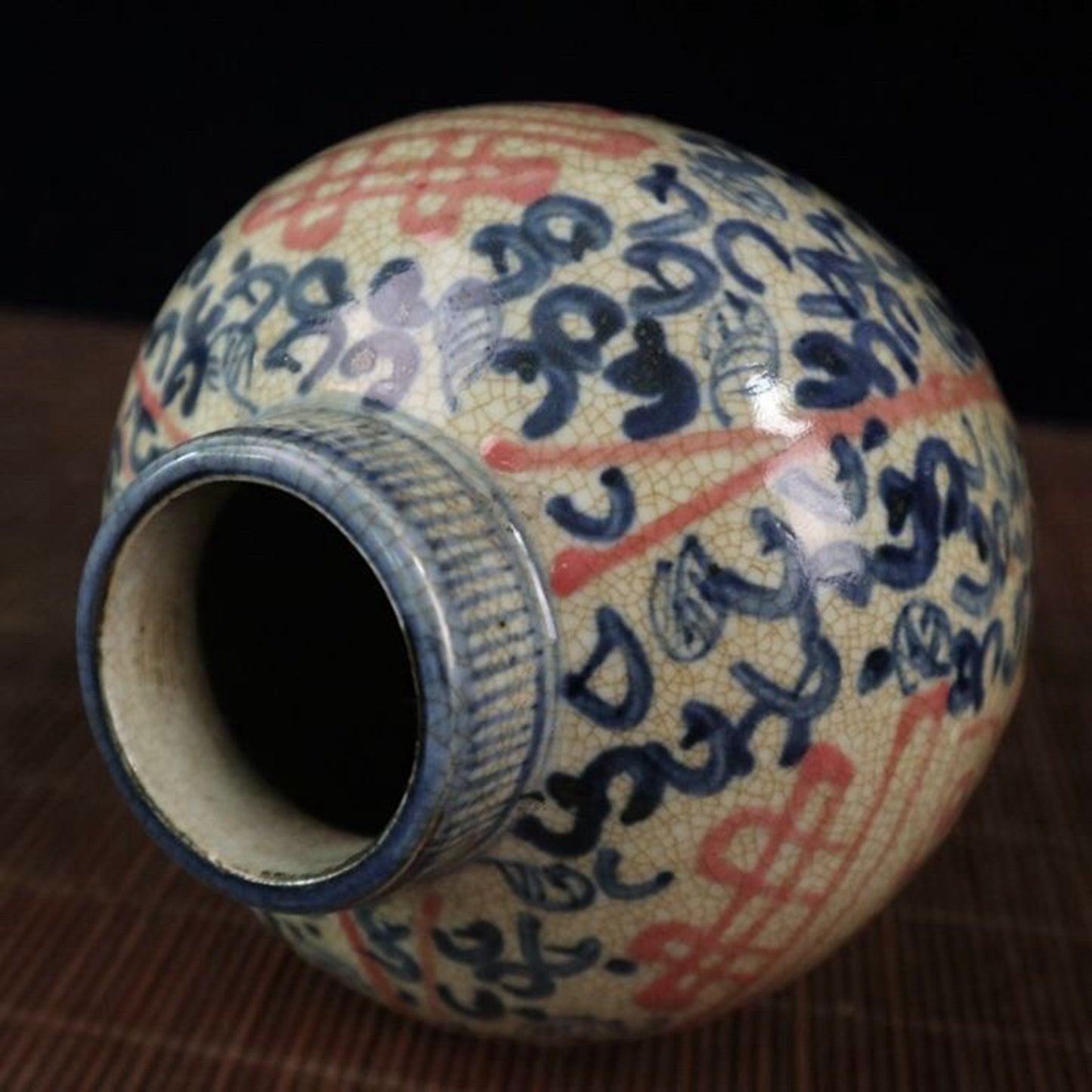 Ceramic blue and white glazed ceiling jar