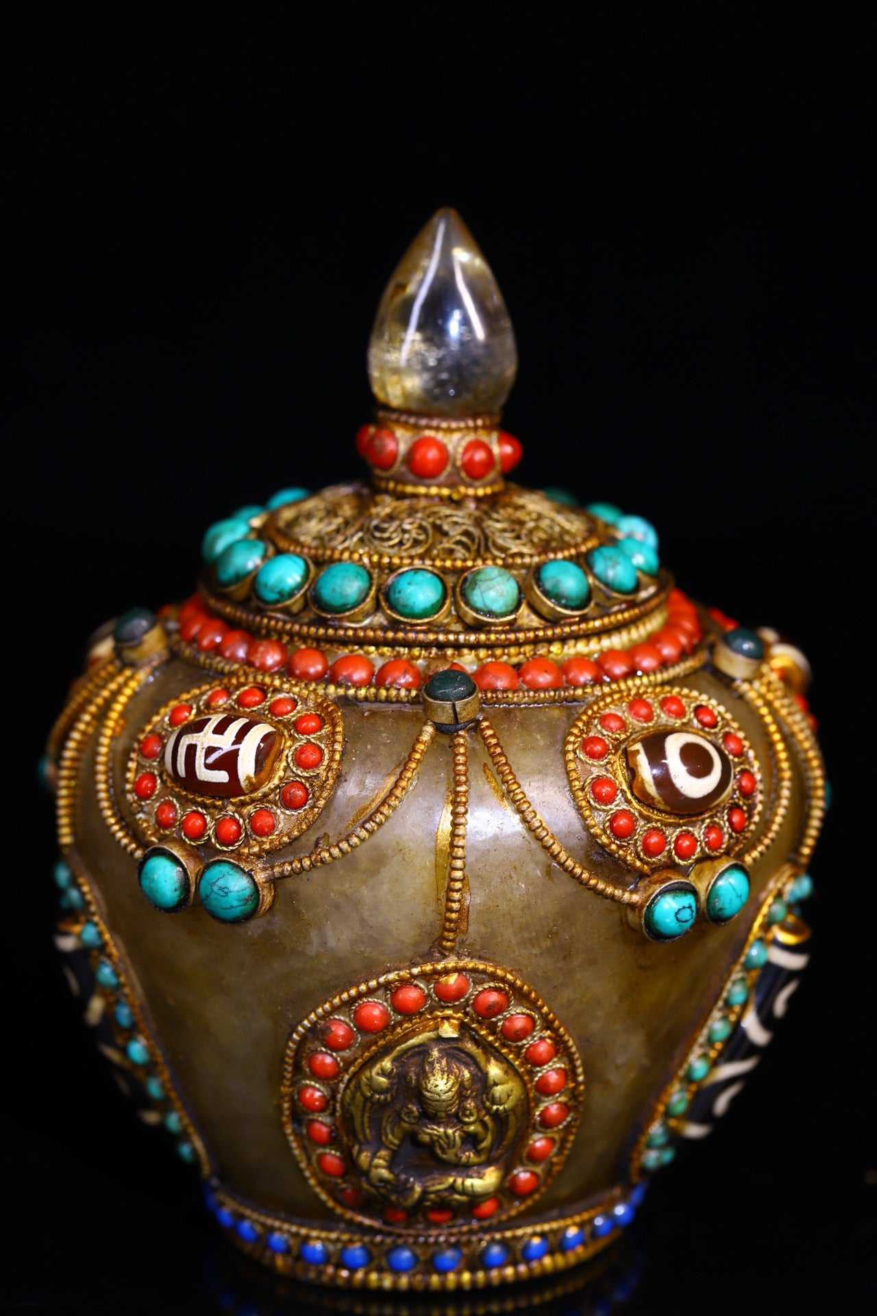 Natural crystal handmade filigree inlaid gemstones, treasure jar