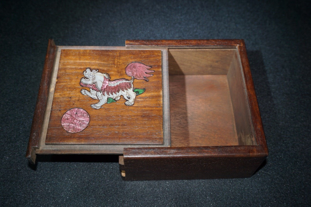 Rosewood inlaid shell mechanism box