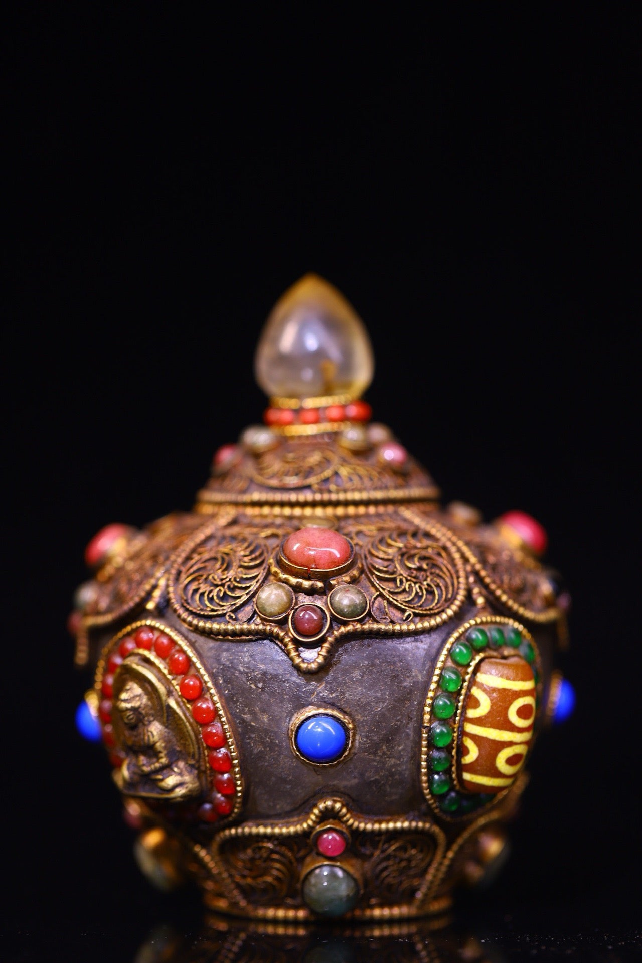 Natural crystal handmade filigree inlaid gemstones, treasure jar