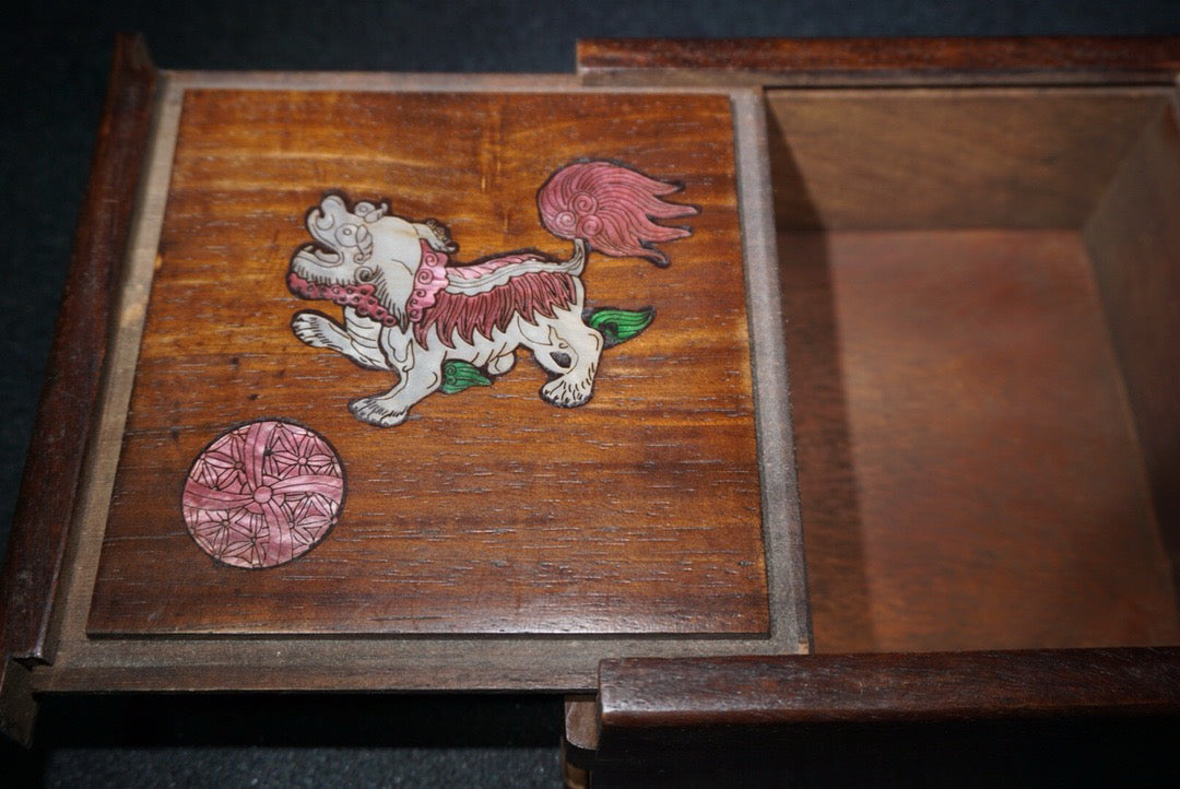 Rosewood inlaid shell mechanism box