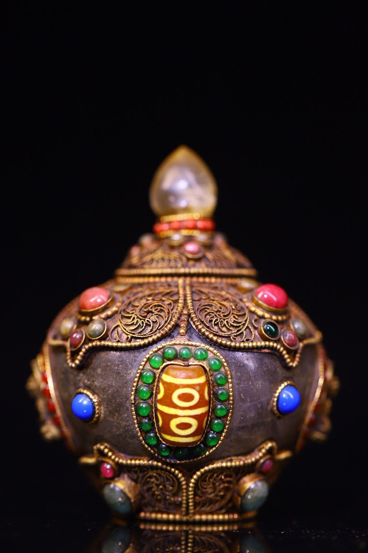 Natural crystal handmade filigree inlaid gemstones, treasure jar