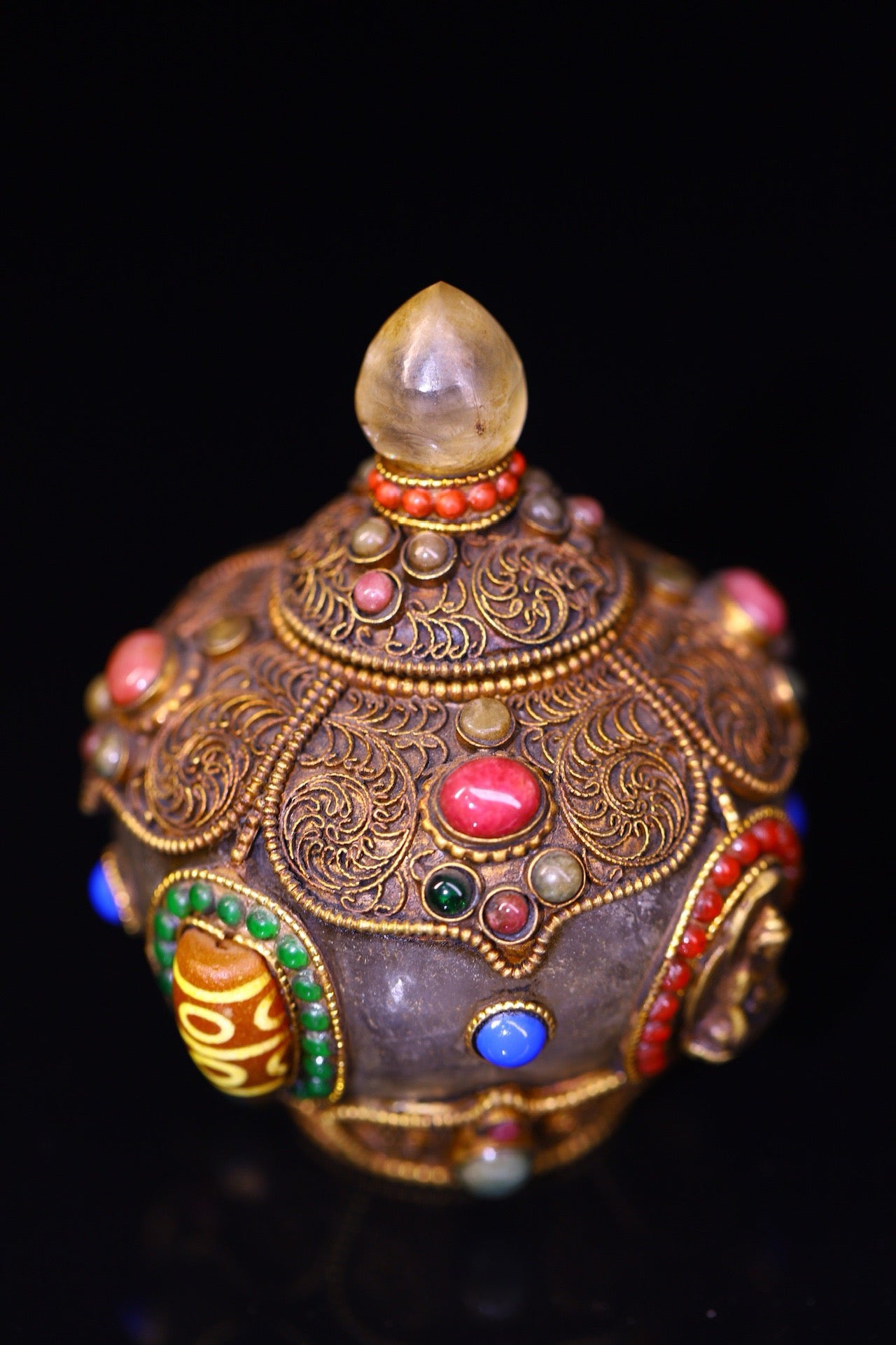 Natural crystal handmade filigree inlaid gemstones, treasure jar