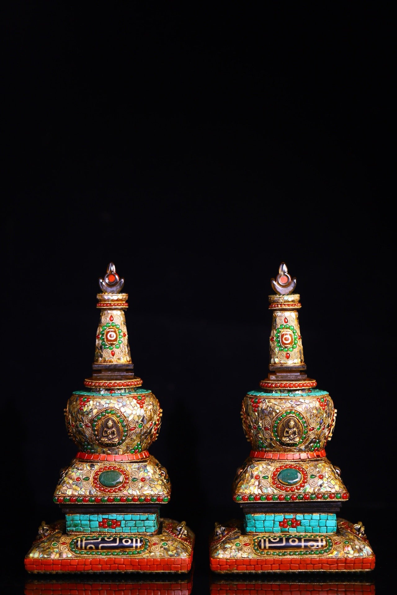 Crystal carving, inlaid with heavenly beads, gemstone Shakyamuni Buddha Pagoda