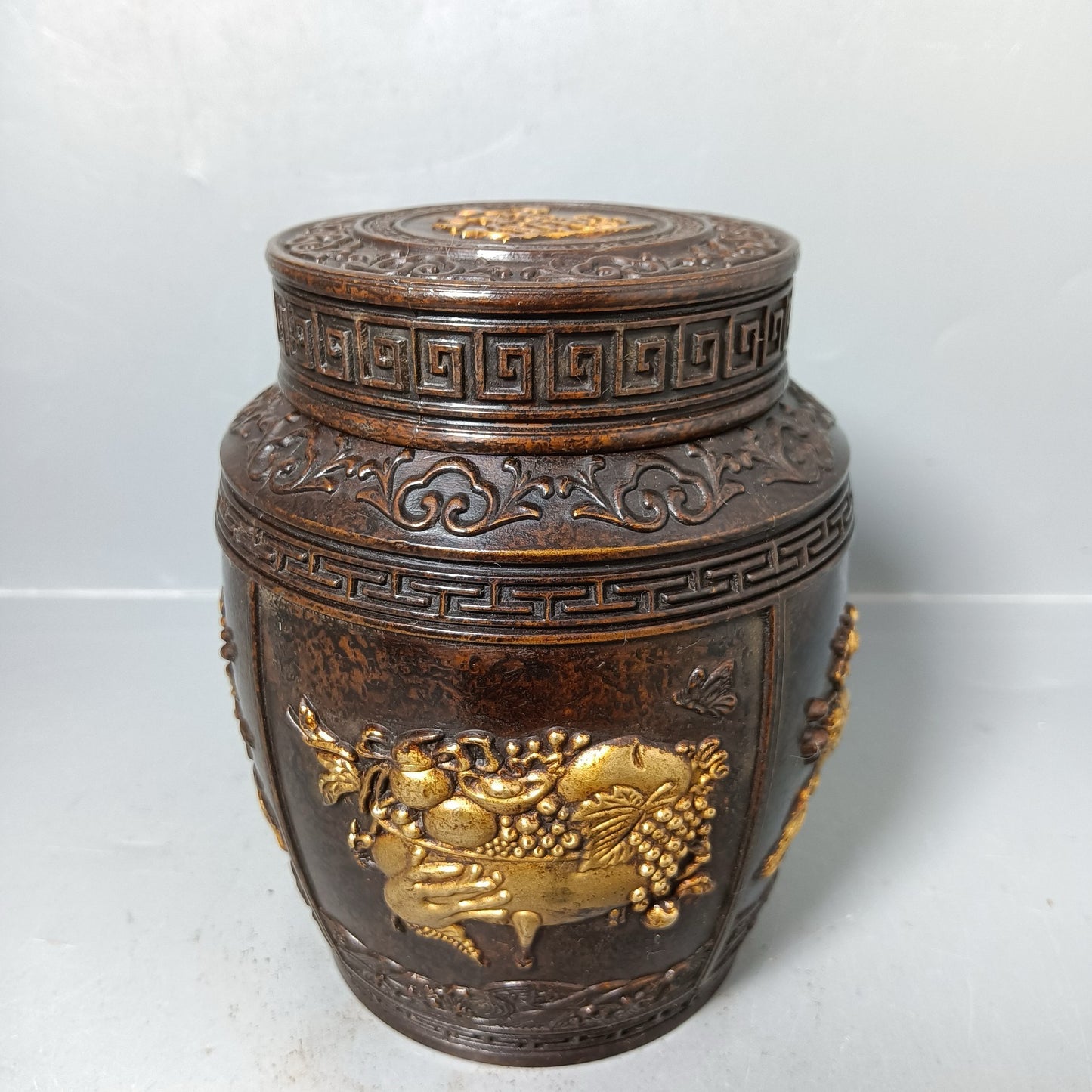 Chinese antique pure copper fish tea jar ornaments