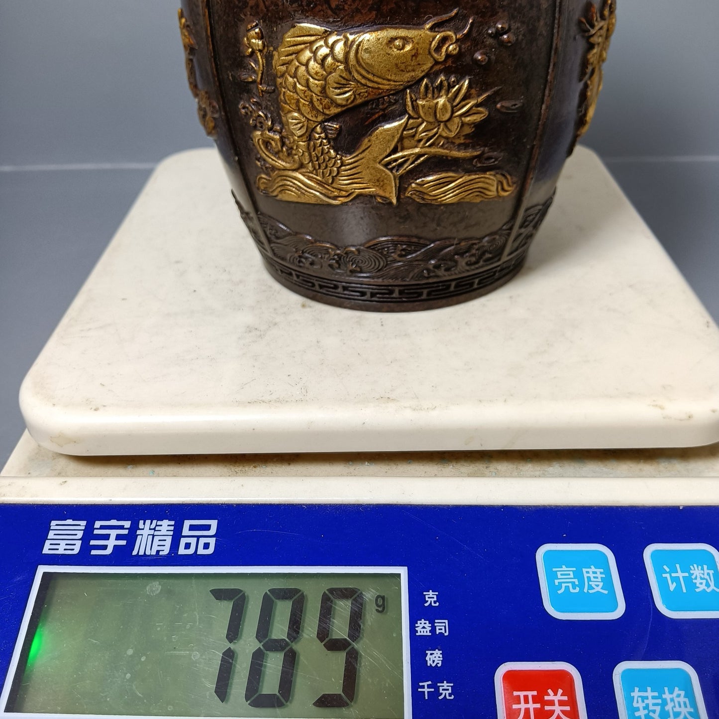 Chinese antique pure copper fish tea jar ornaments